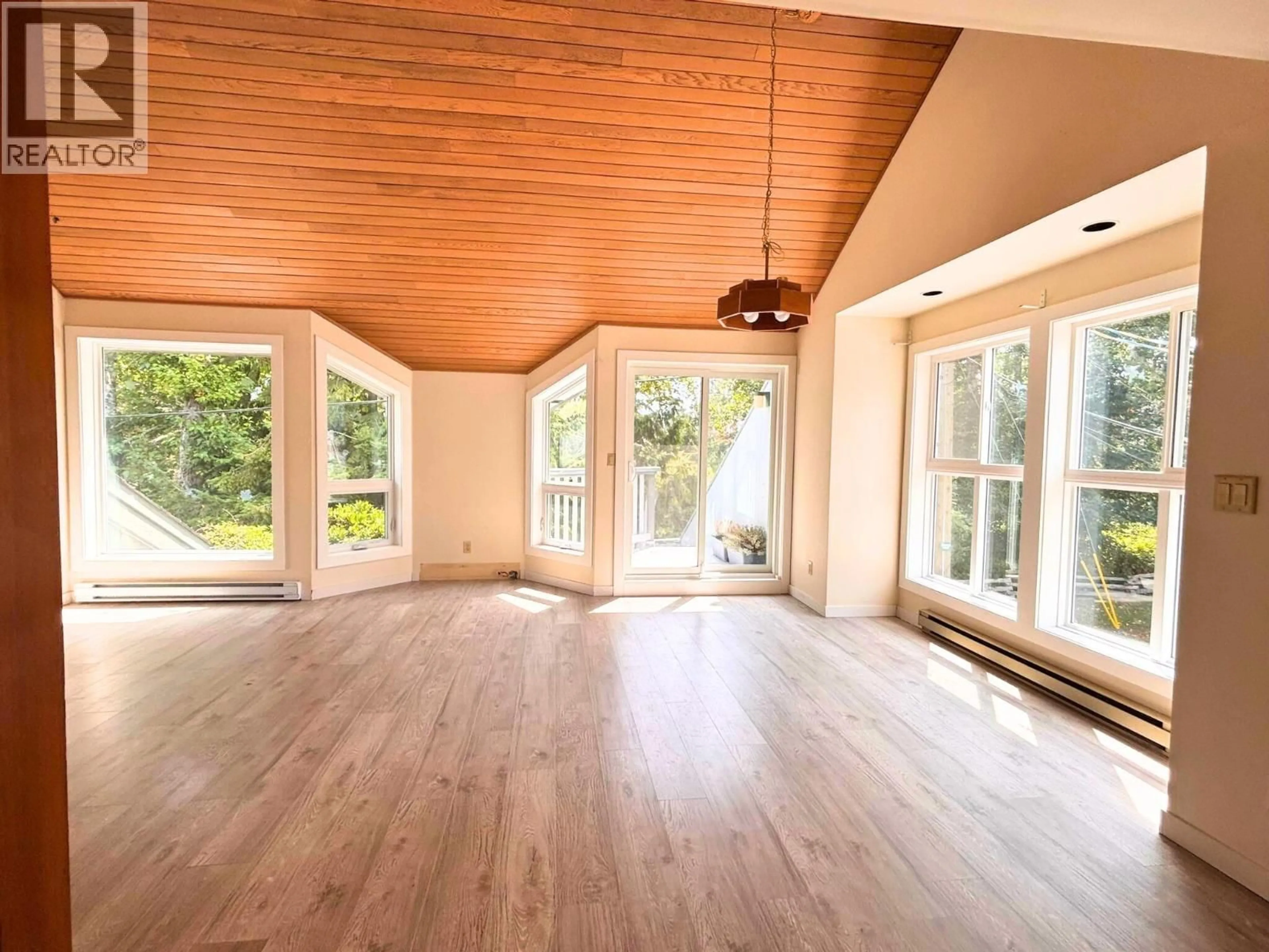 Unknown for 9 - 5753 WHARF AVENUE, Sechelt British Columbia V7Z0H5