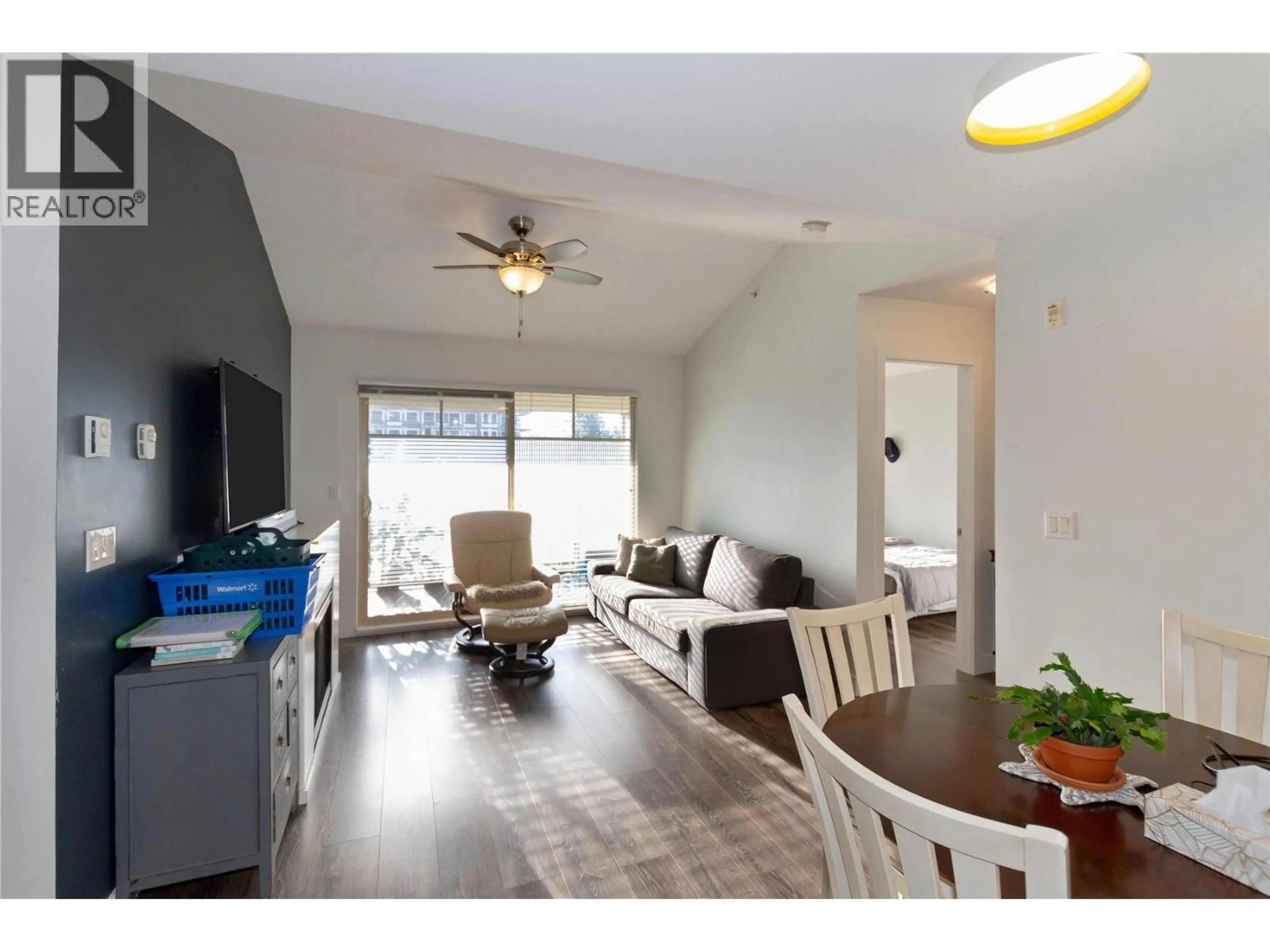 Living room with furniture, wood/laminate floor for 419 - 12248 224 STREET, Maple Ridge British Columbia V2X8W6