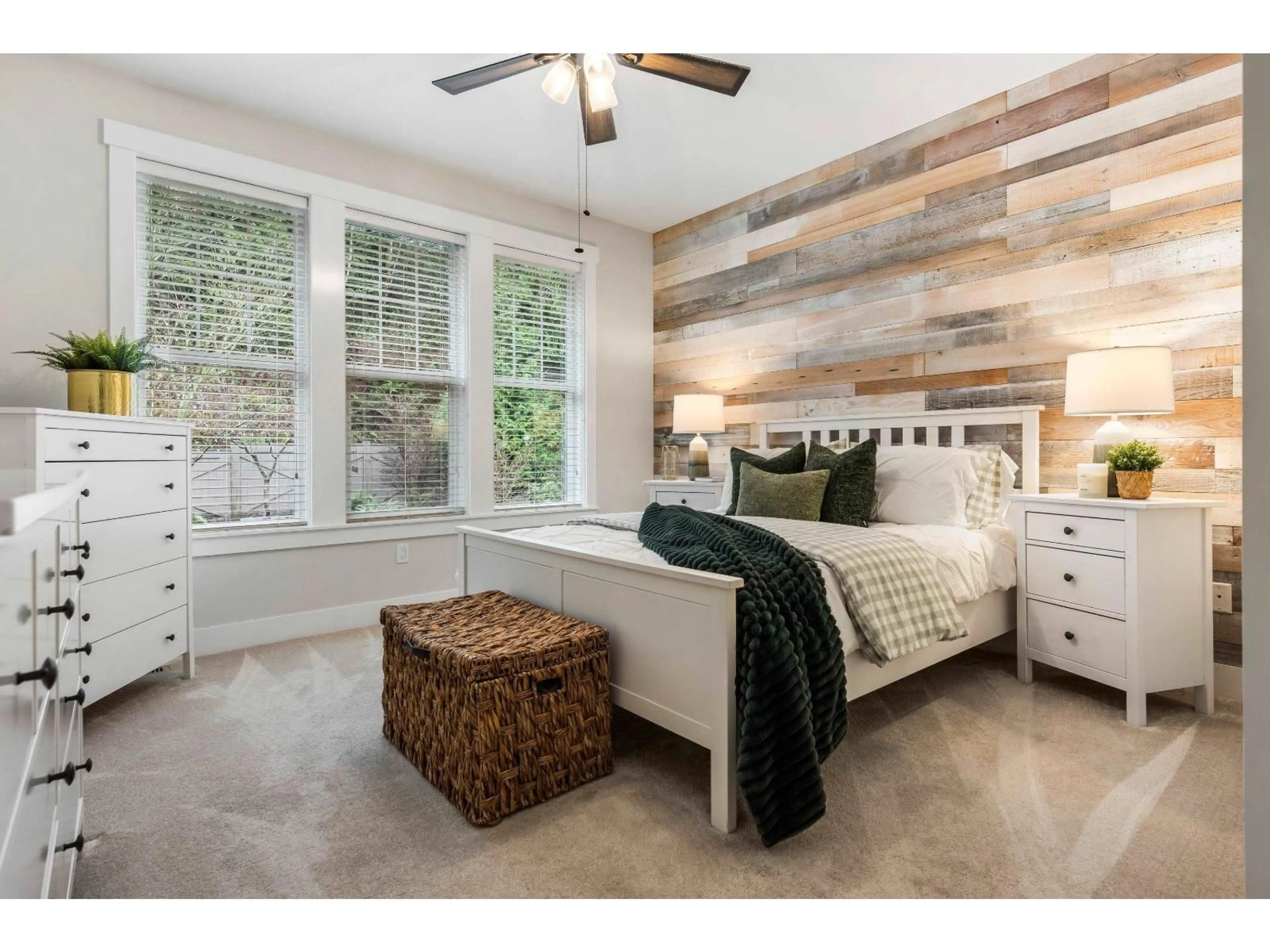 Bedroom with bed, wood/laminate floor for 43360 CREEKSIDE CIRCLE, Lindell Beach British Columbia V2R0Z4