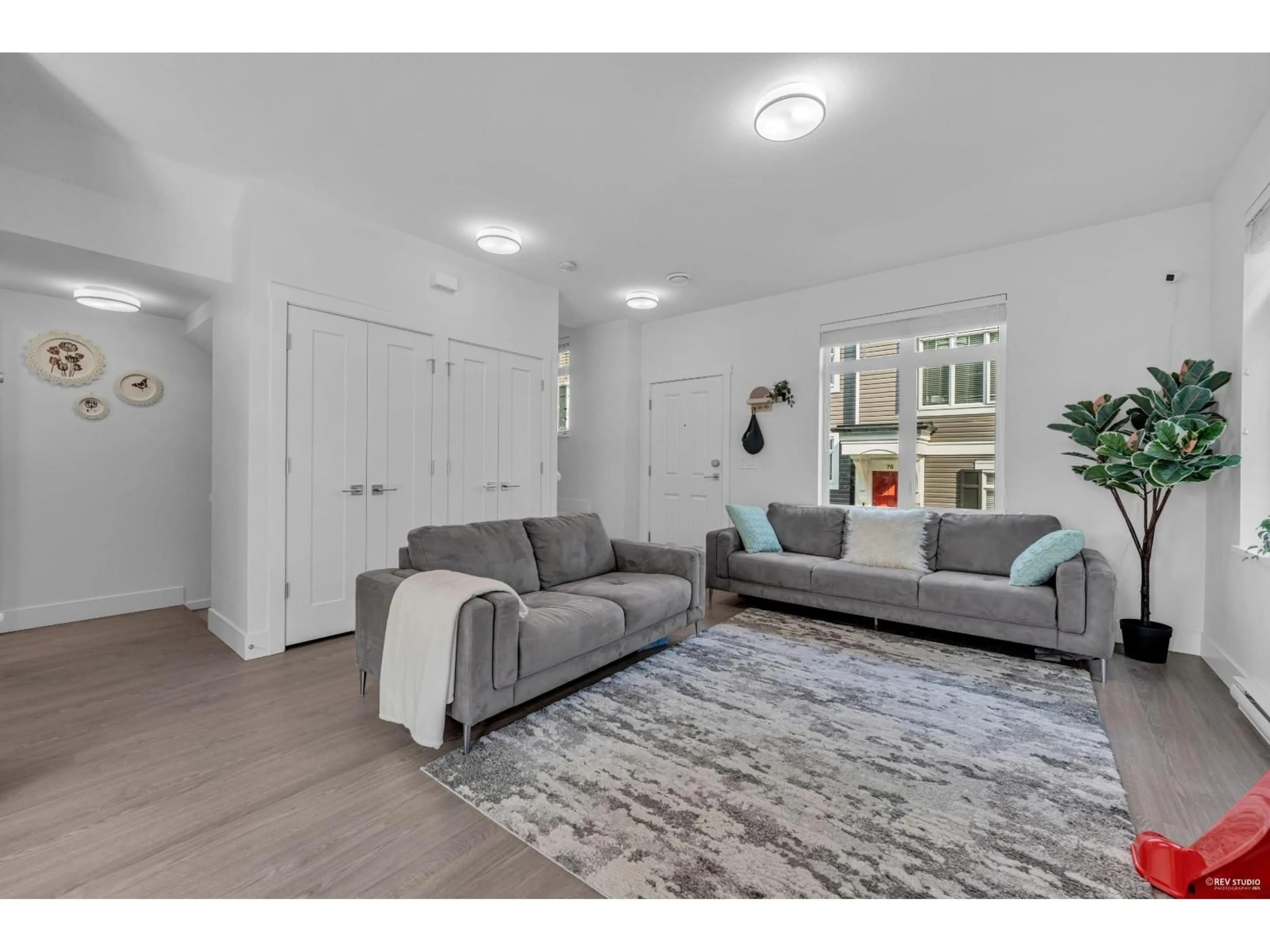 Living room with furniture, unknown for 87 - 2070 OAK MEADOWS DRIVE, Surrey British Columbia V3S9M8