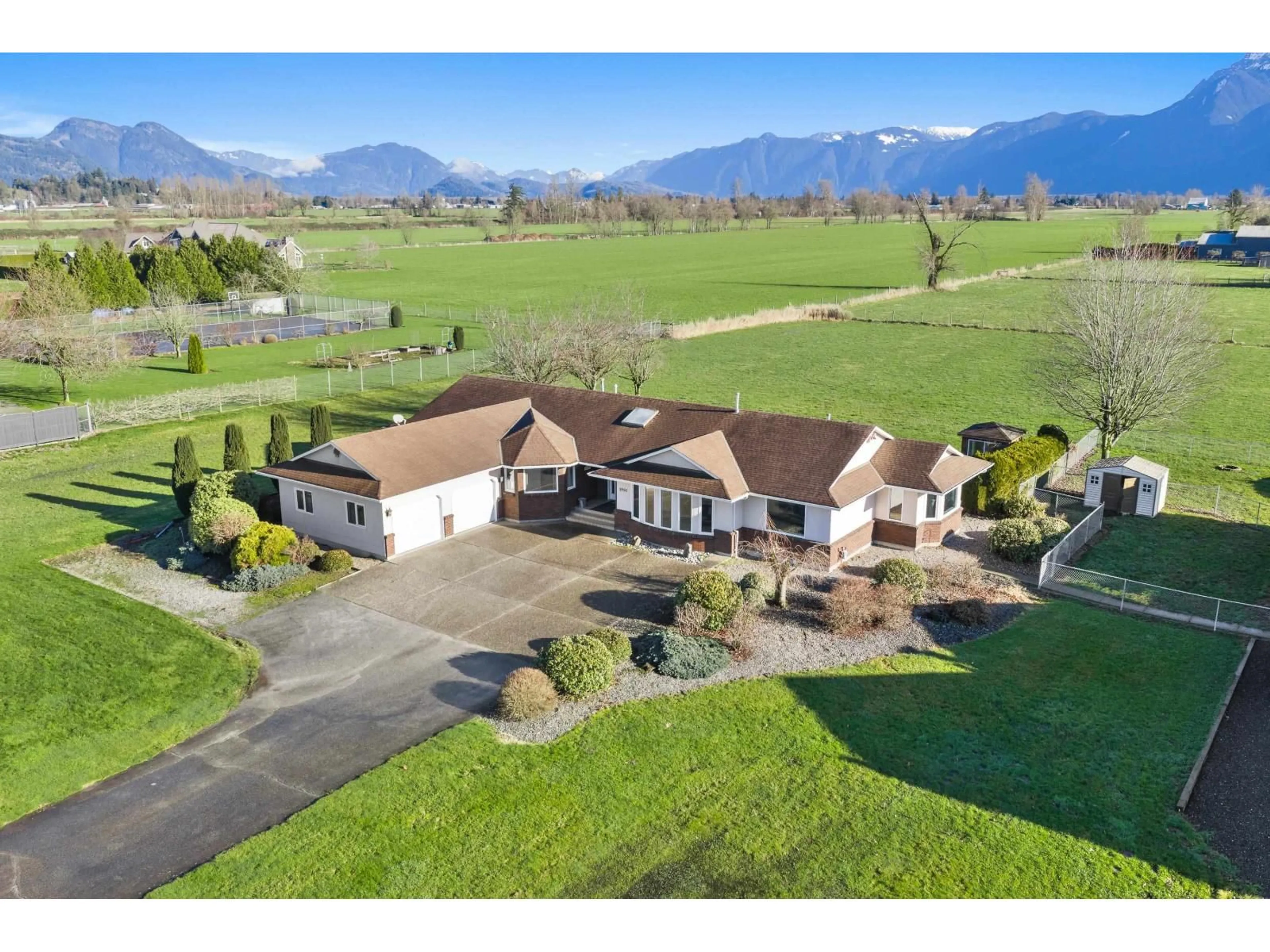 A pic from outside/outdoor area/front of a property/back of a property/a pic from drone, mountain view for 8980 PREST ROAD, Chilliwack British Columbia V2P8C9