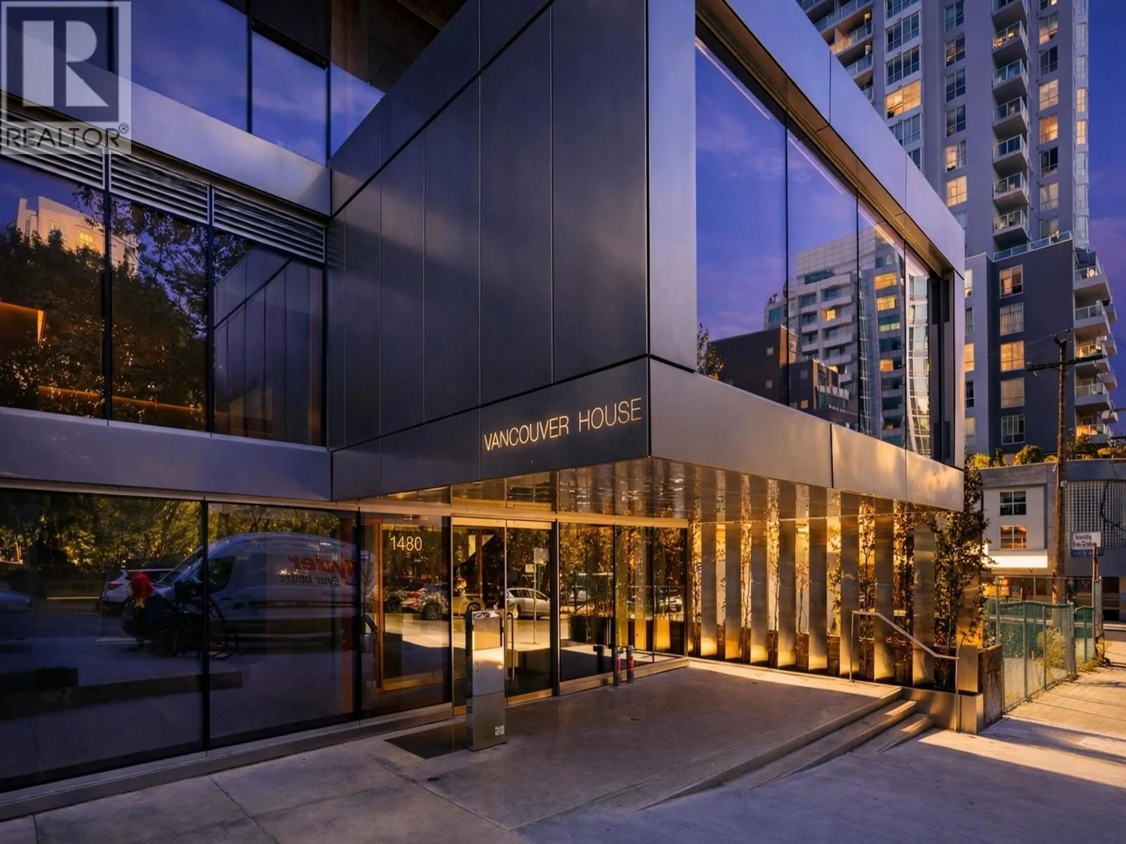 Indoor foyer for 3209 - 1480 HOWE STREET, Vancouver British Columbia V6Z0G5