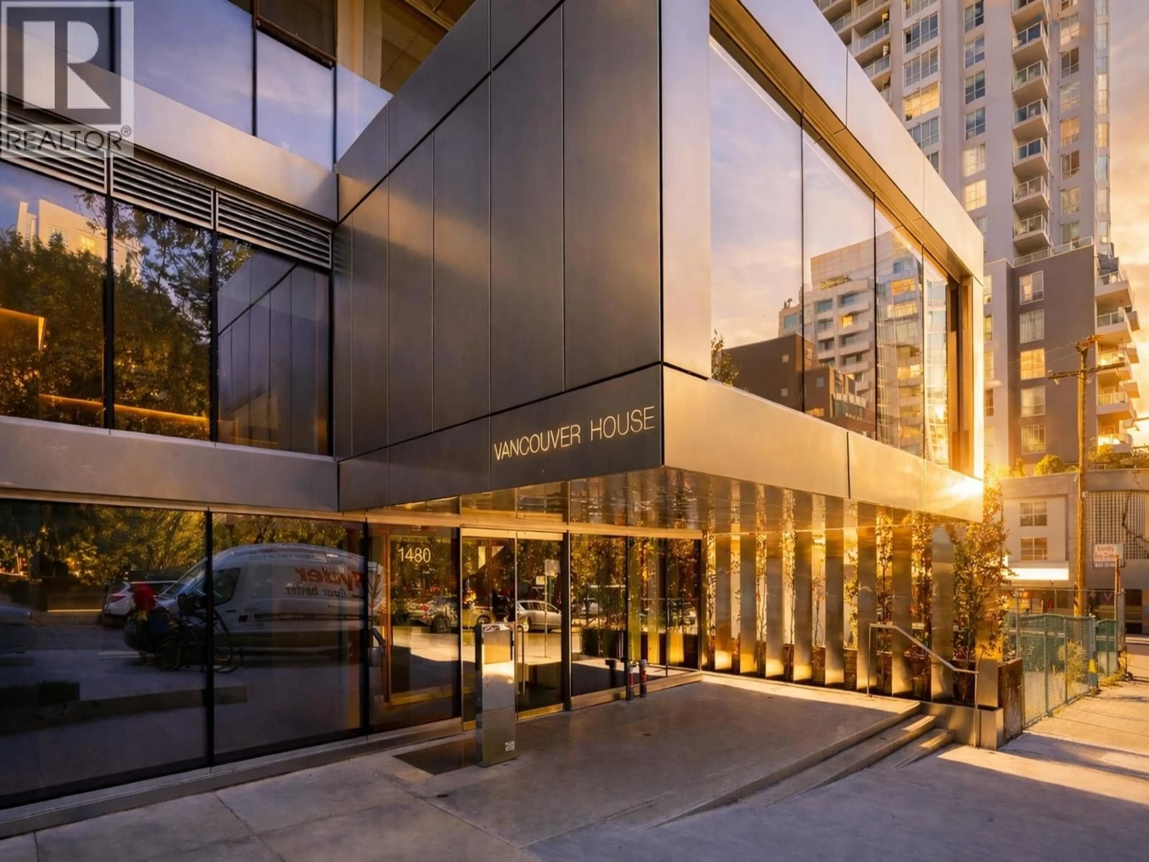 Indoor foyer for 3209 - 1480 HOWE STREET, Vancouver British Columbia V6Z0G5