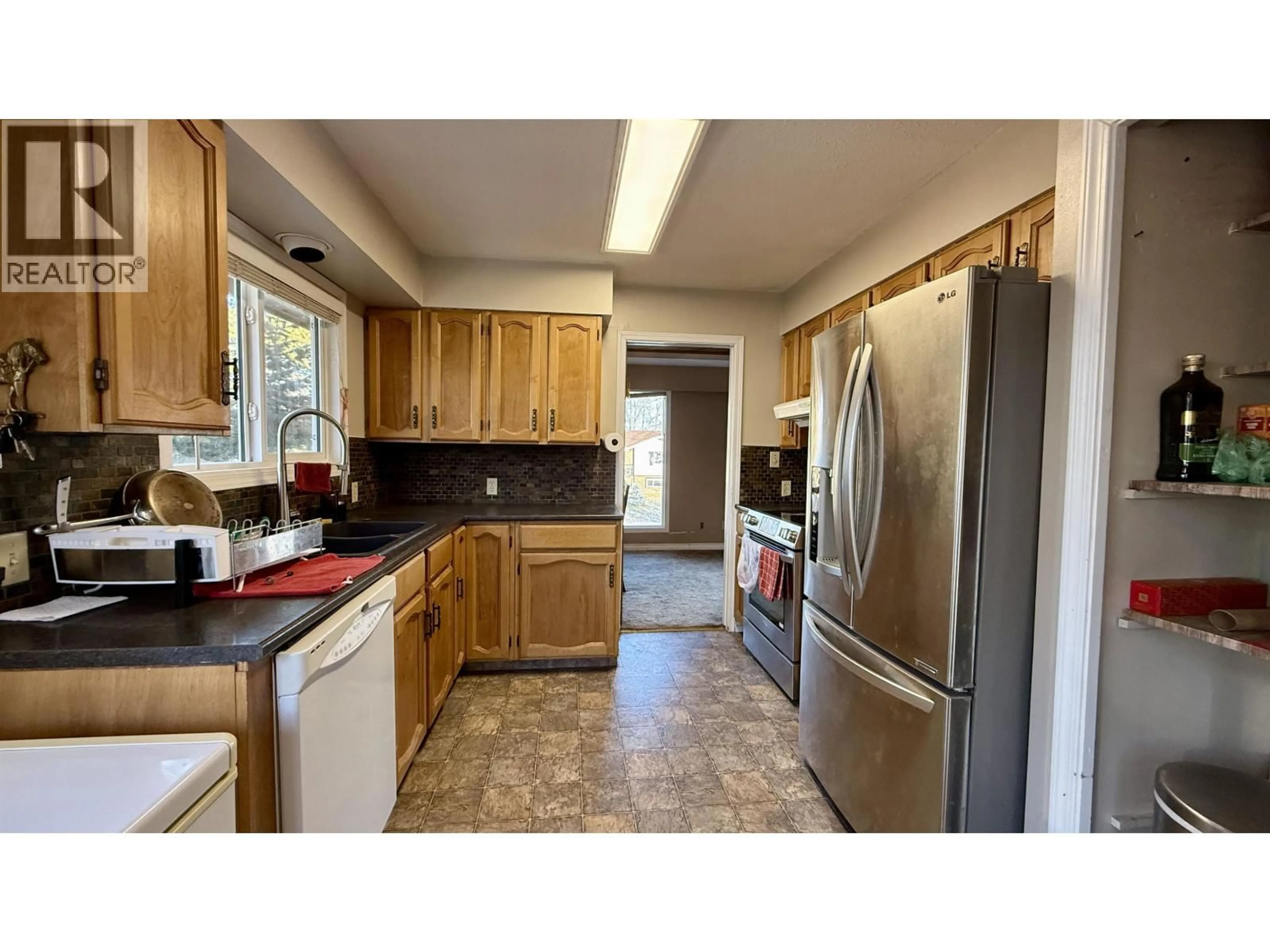 Standard kitchen, unknown for 808 MARKS DRIVE, 100 Mile House British Columbia V0K2E0