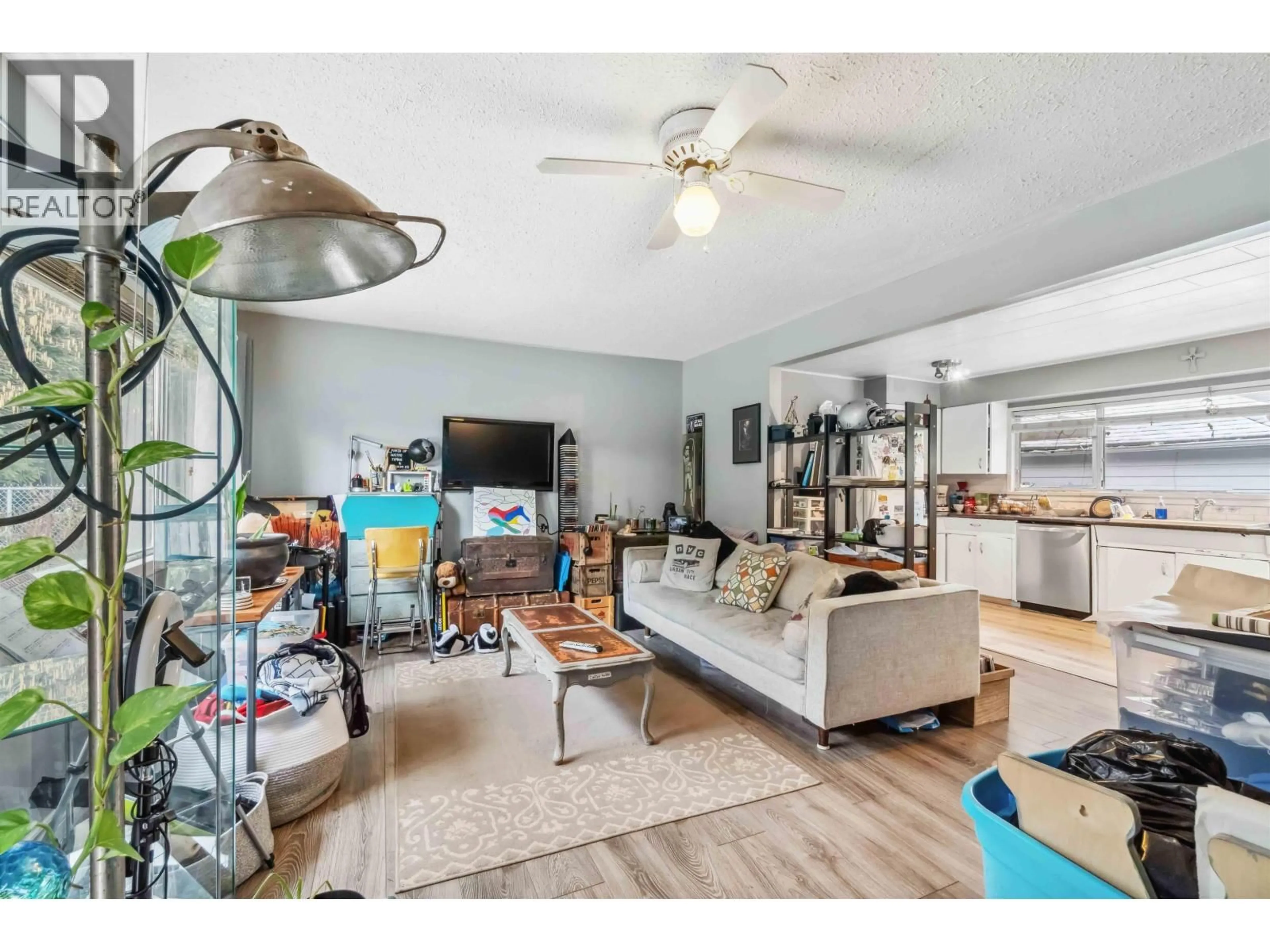 Living room with furniture, unknown for 3684 CEDAR DRIVE, Port Coquitlam British Columbia V3B3C9