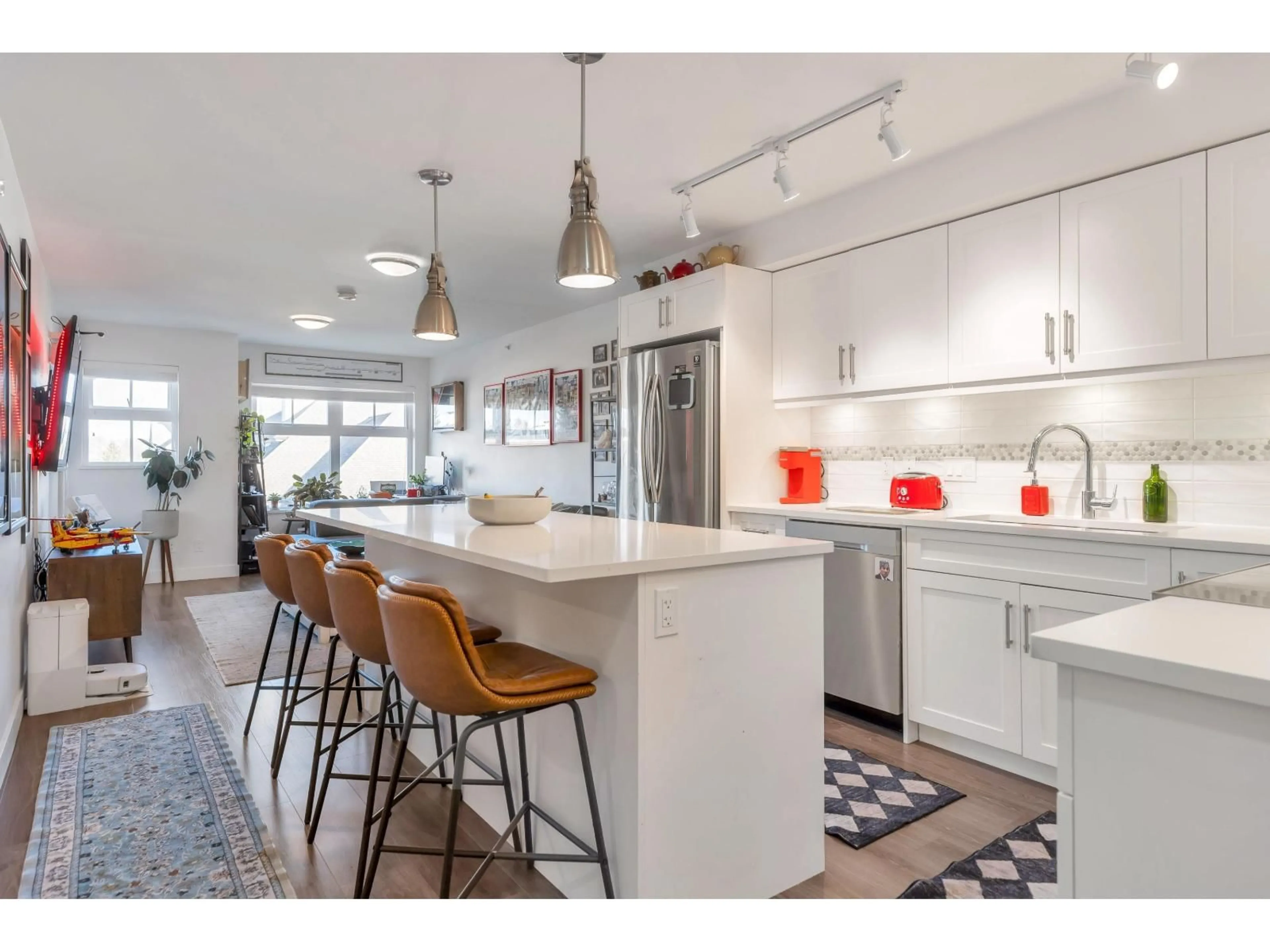 Open concept kitchen, unknown for 460 - 27358 32 AVENUE, Langley British Columbia V4W3M5