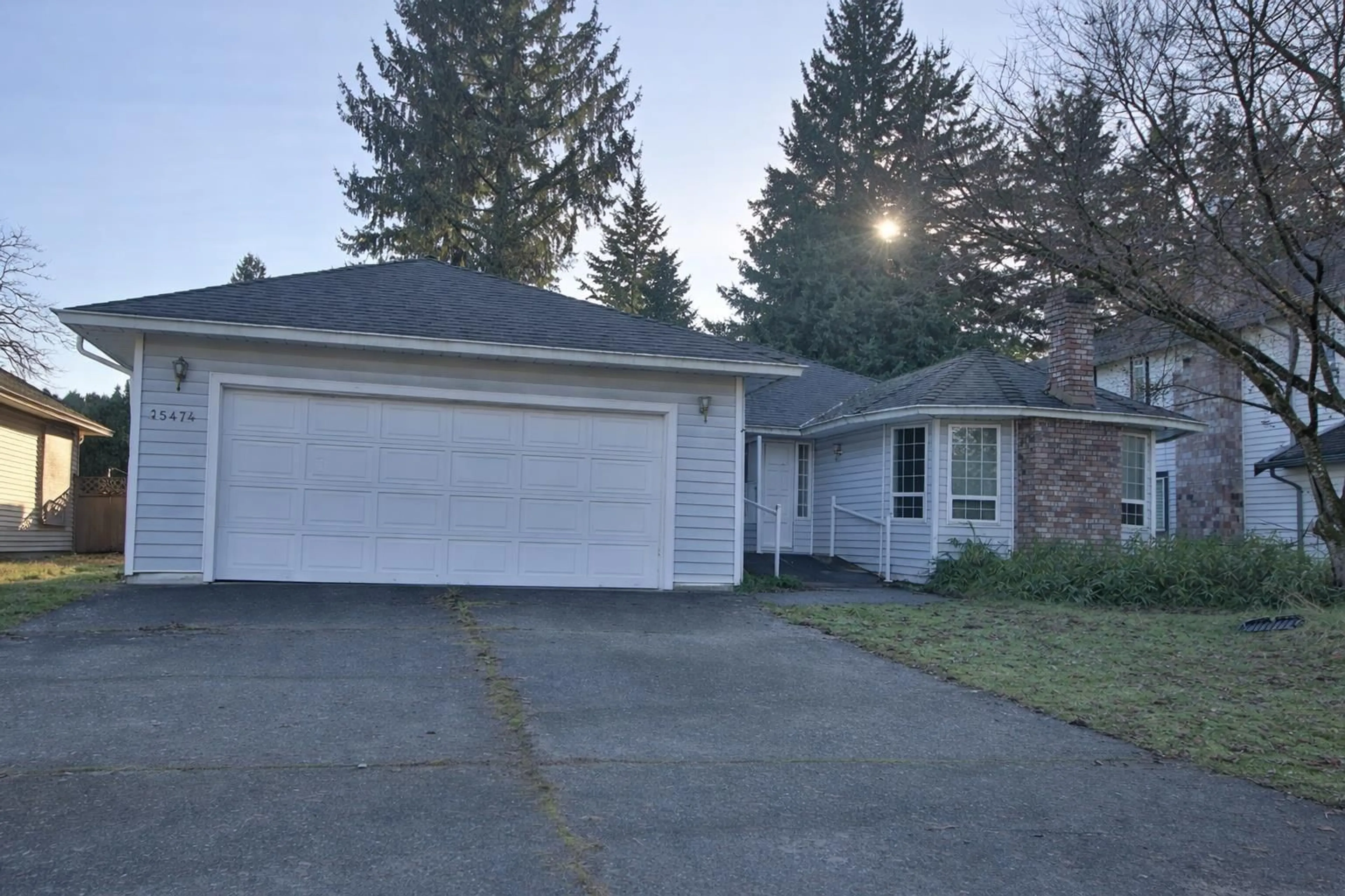 Unknown for 15474 92A AVENUE, Surrey British Columbia V3R9B1