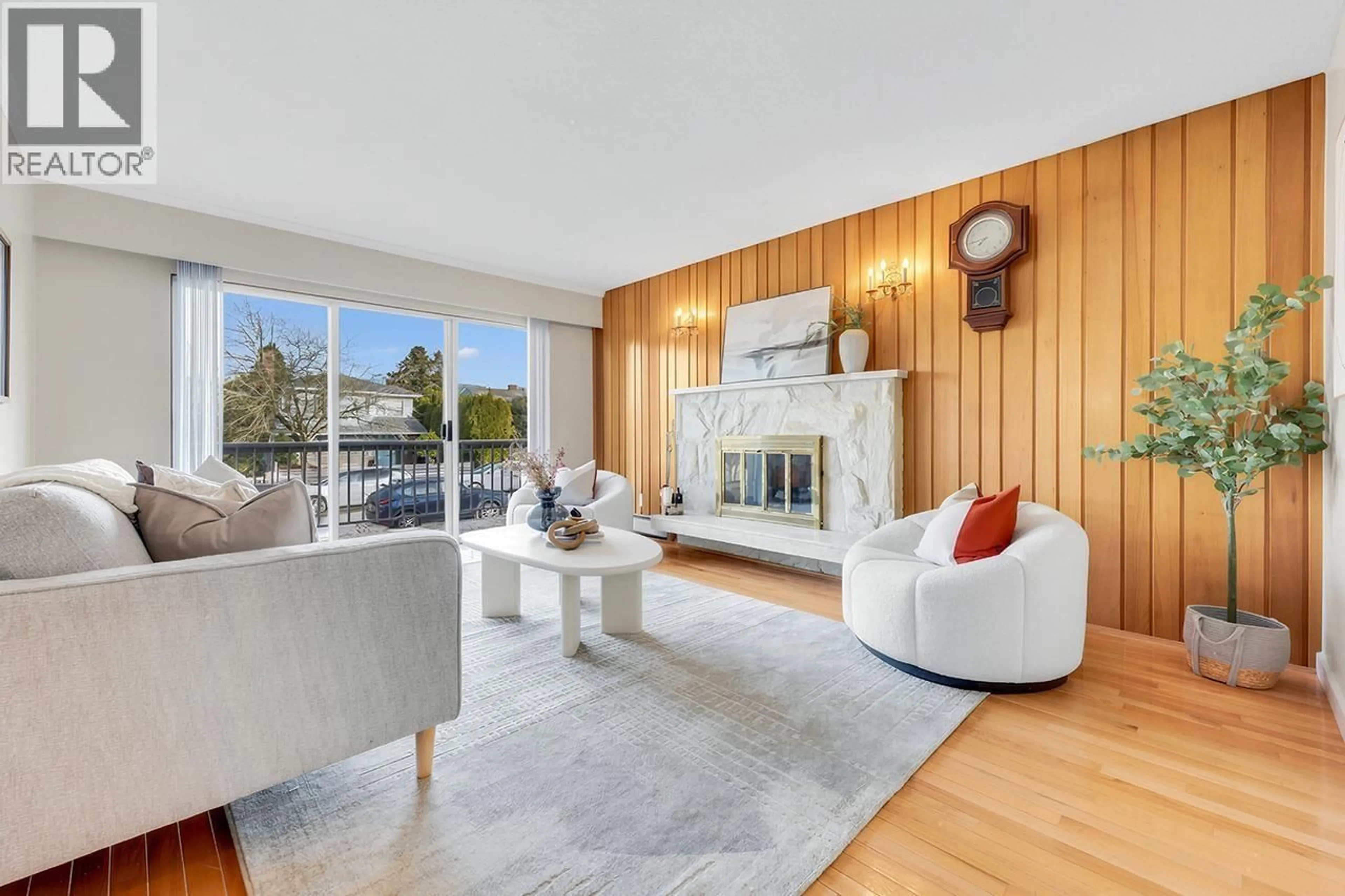 Living room with furniture, wood/laminate floor for 4710 UNION STREET, Burnaby British Columbia V5C2Y4