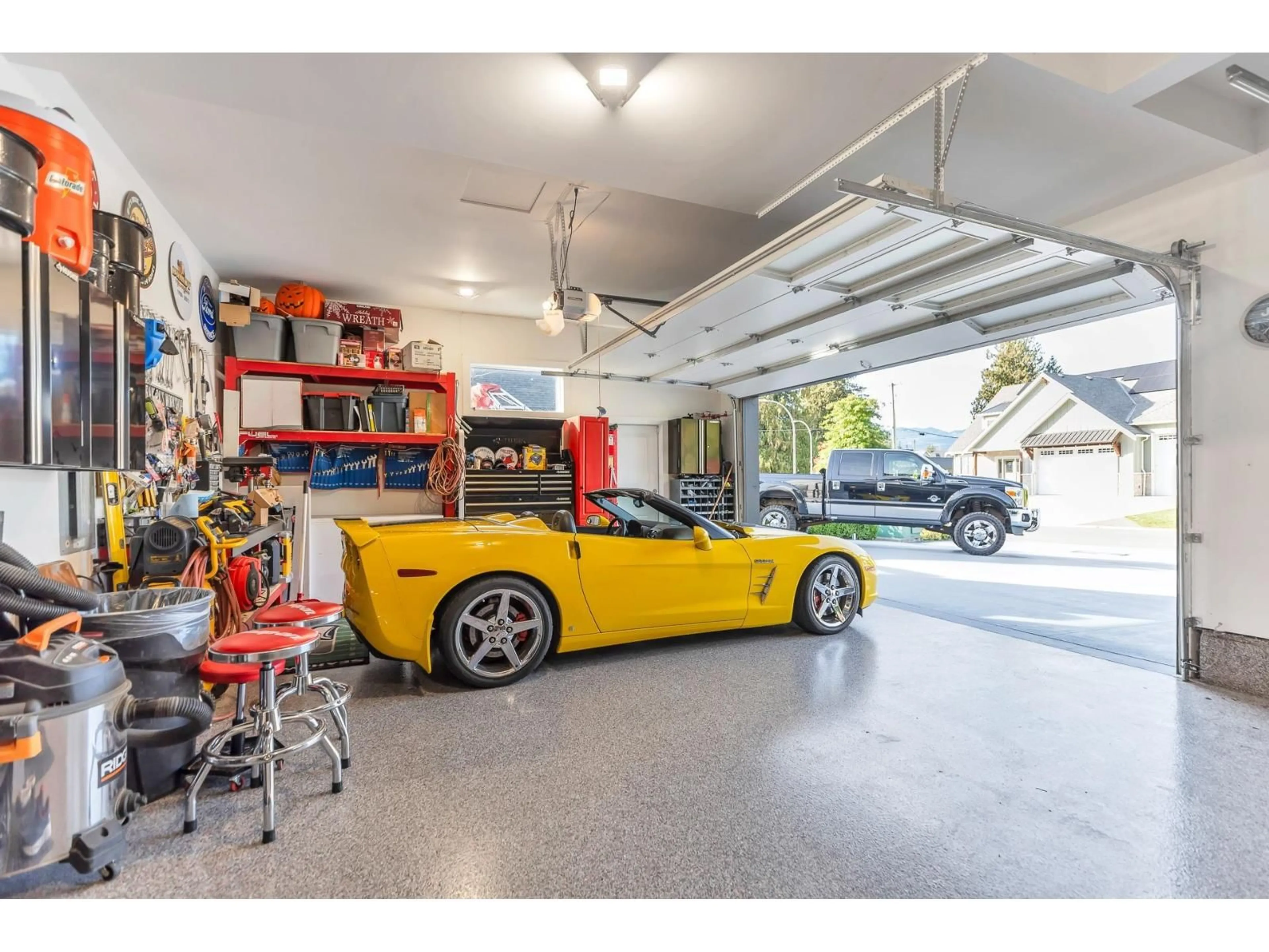 Indoor garage for 52692 ROSESTONE PLACE, Chilliwack British Columbia V0X1X1