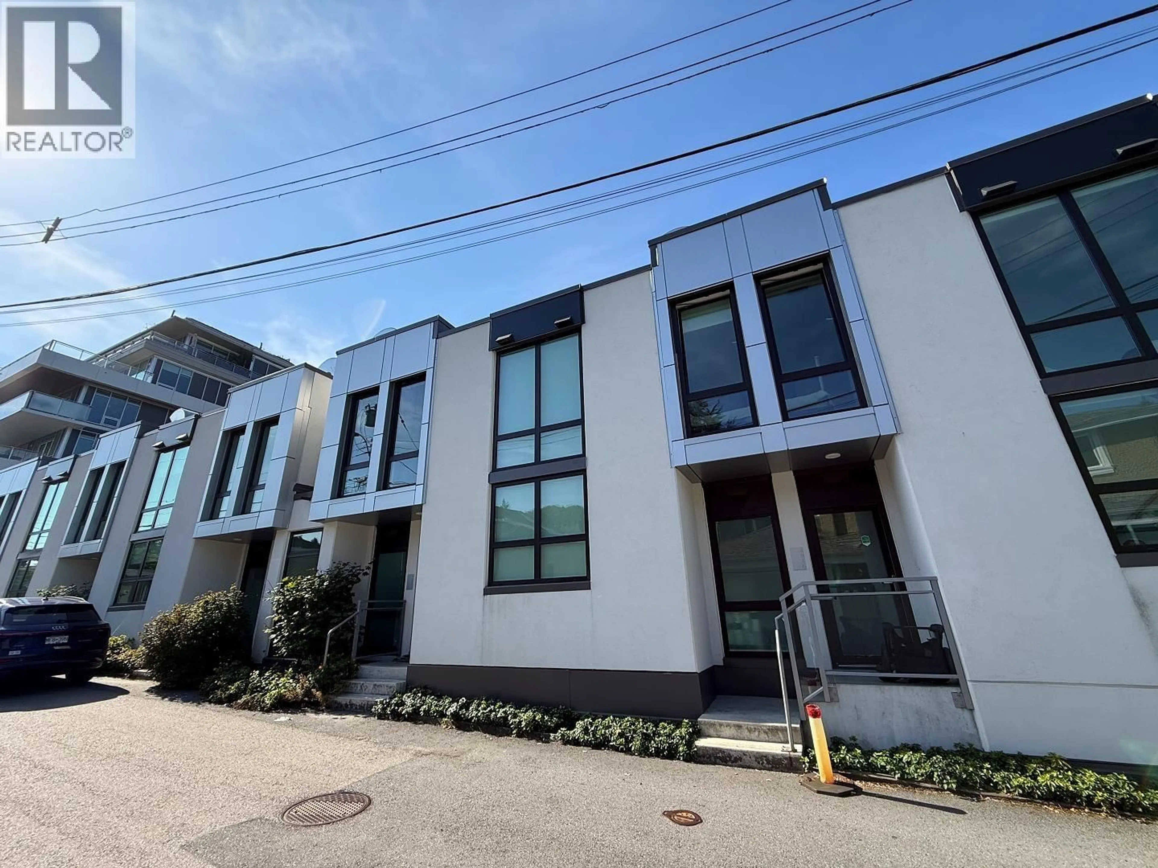 A pic from outside/outdoor area/front of a property/back of a property/a pic from drone, street for 4916 CAMBIE STREET, Vancouver British Columbia V5Z0K1