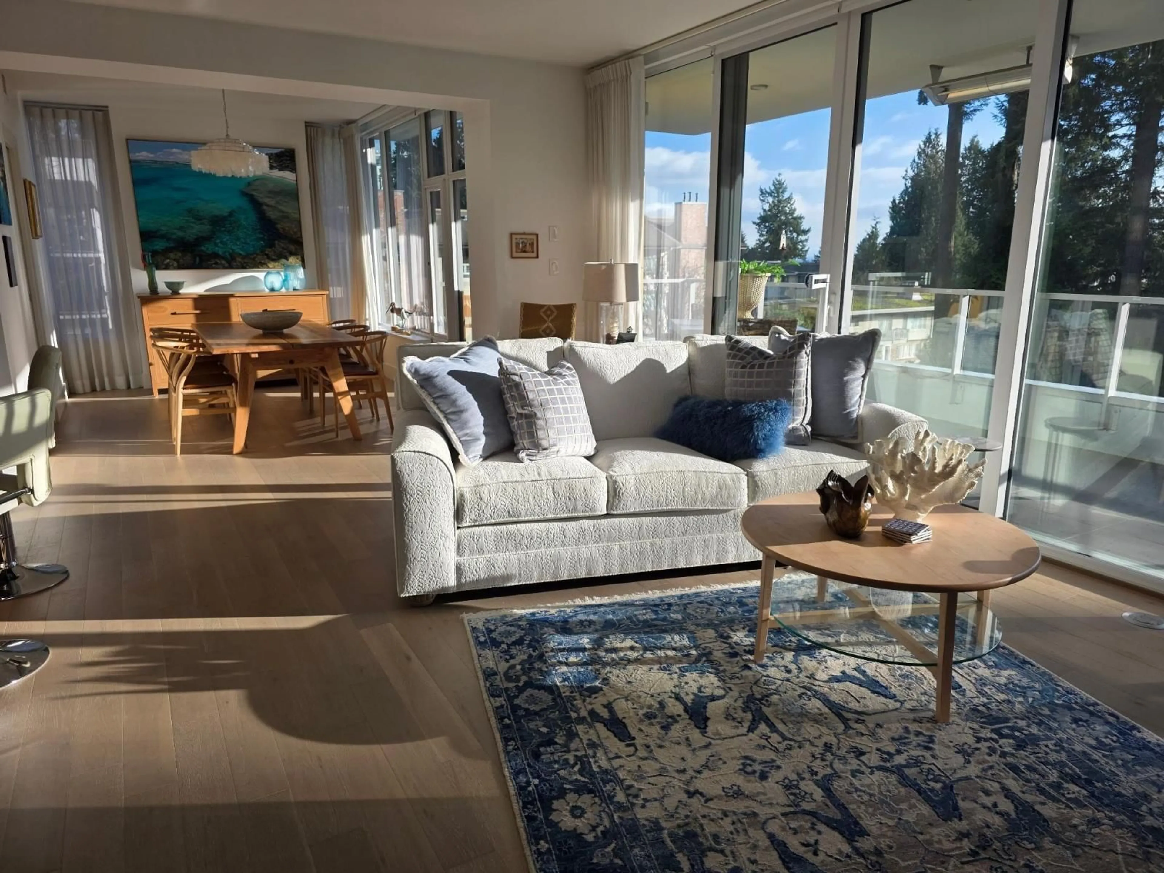 Living room with furniture, unknown for 204 - 1501 VIDAL STREET, White Rock British Columbia V4B0B5