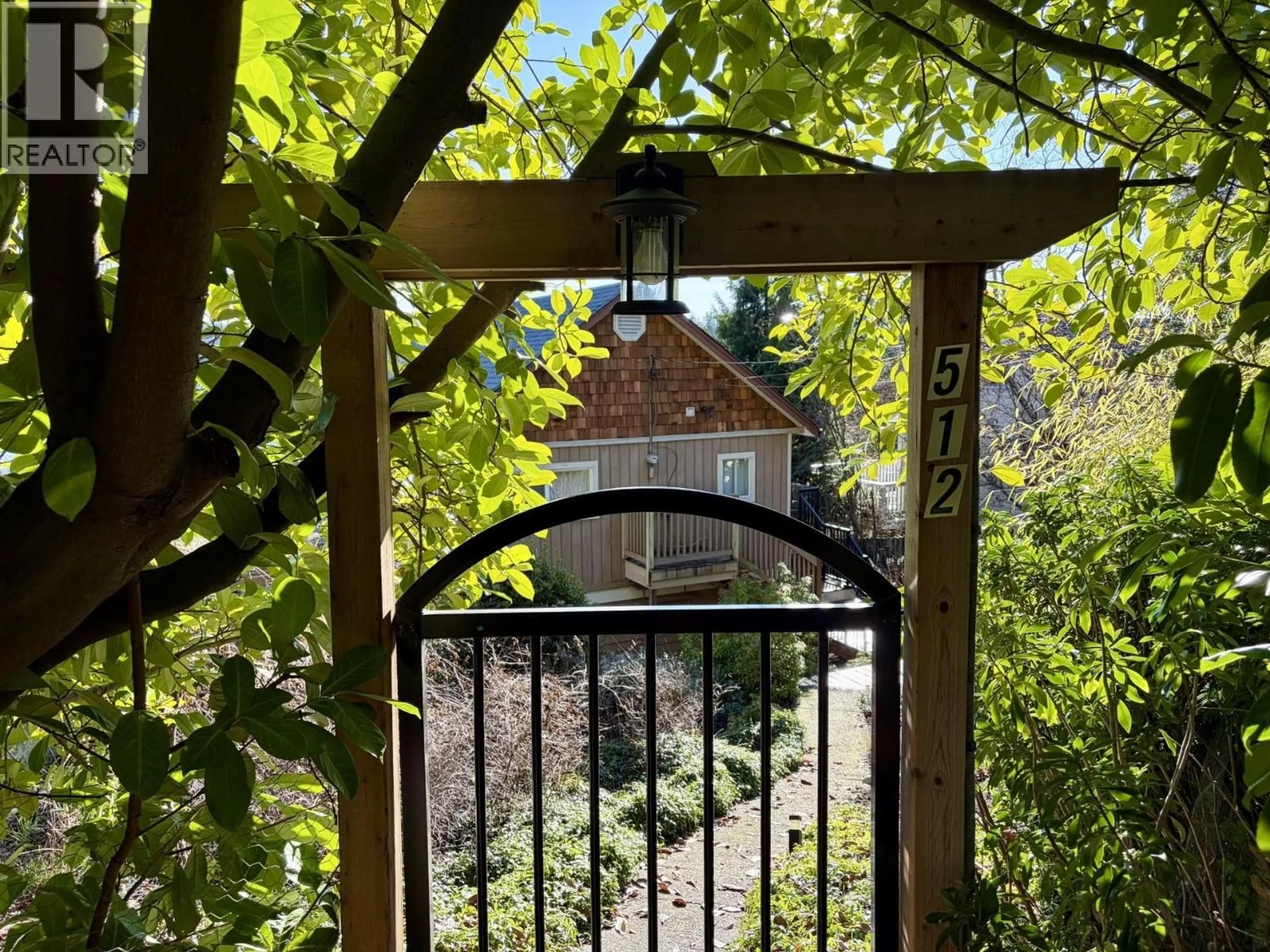 A pic from outside/outdoor area/front of a property/back of a property/a pic from drone, unknown for 512 FLETCHER ROAD, Gibsons British Columbia V0N1V9