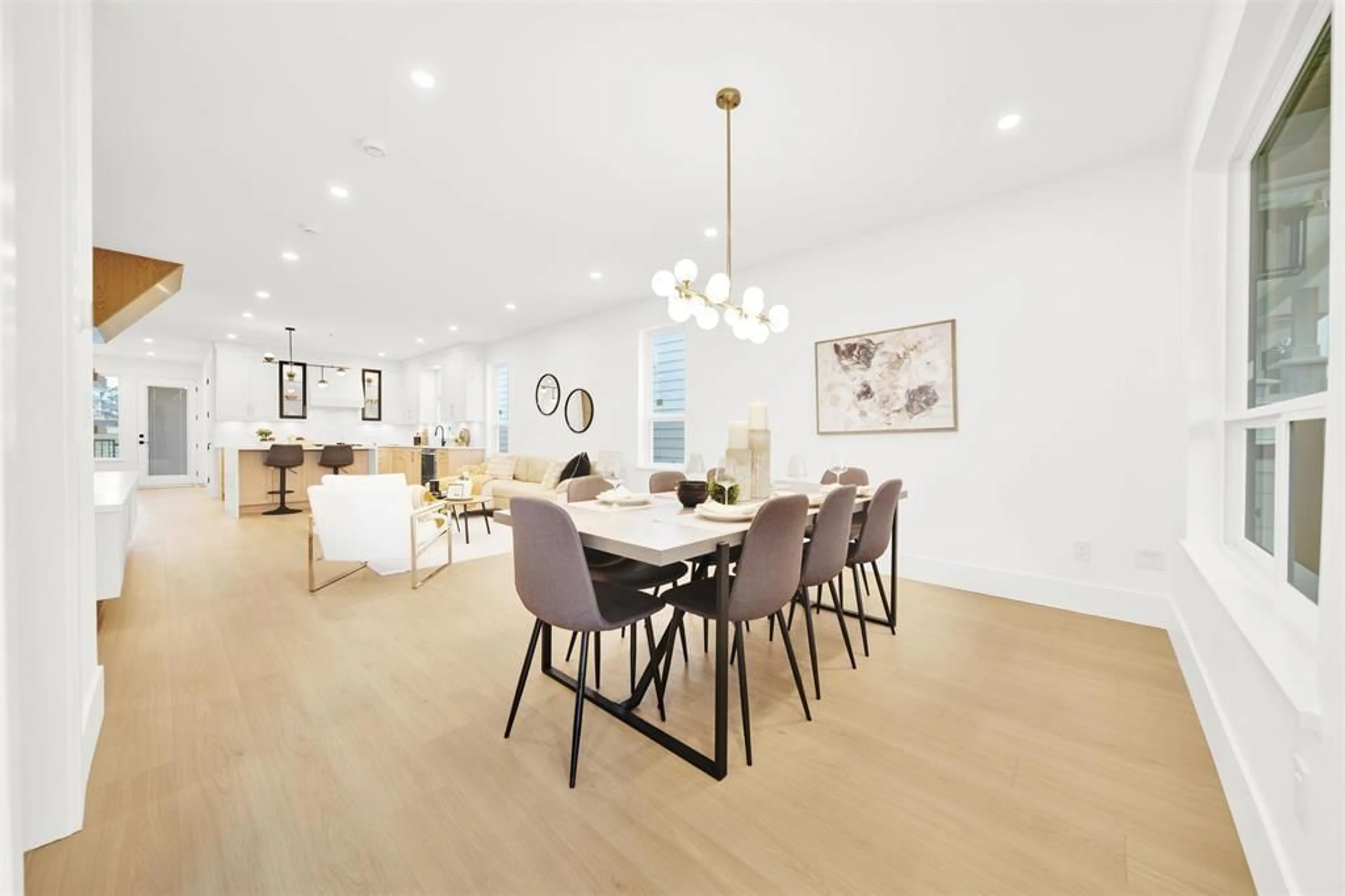 Dining room, wood/laminate floor for 16479 20 AVENUE, Surrey British Columbia V3Z9M9