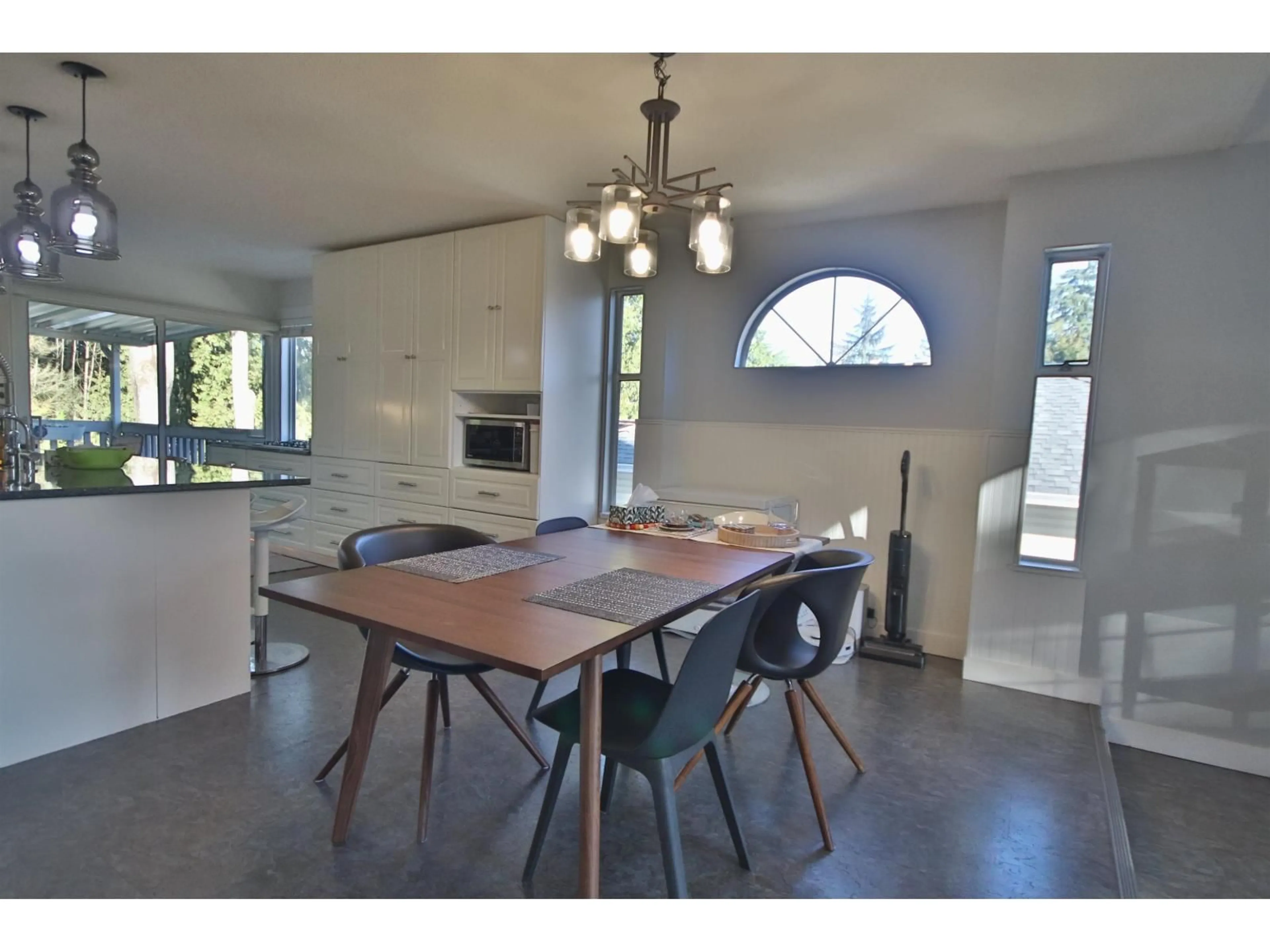 Dining room, unknown for 15971 101A AVENUE, Surrey British Columbia V4N2N6