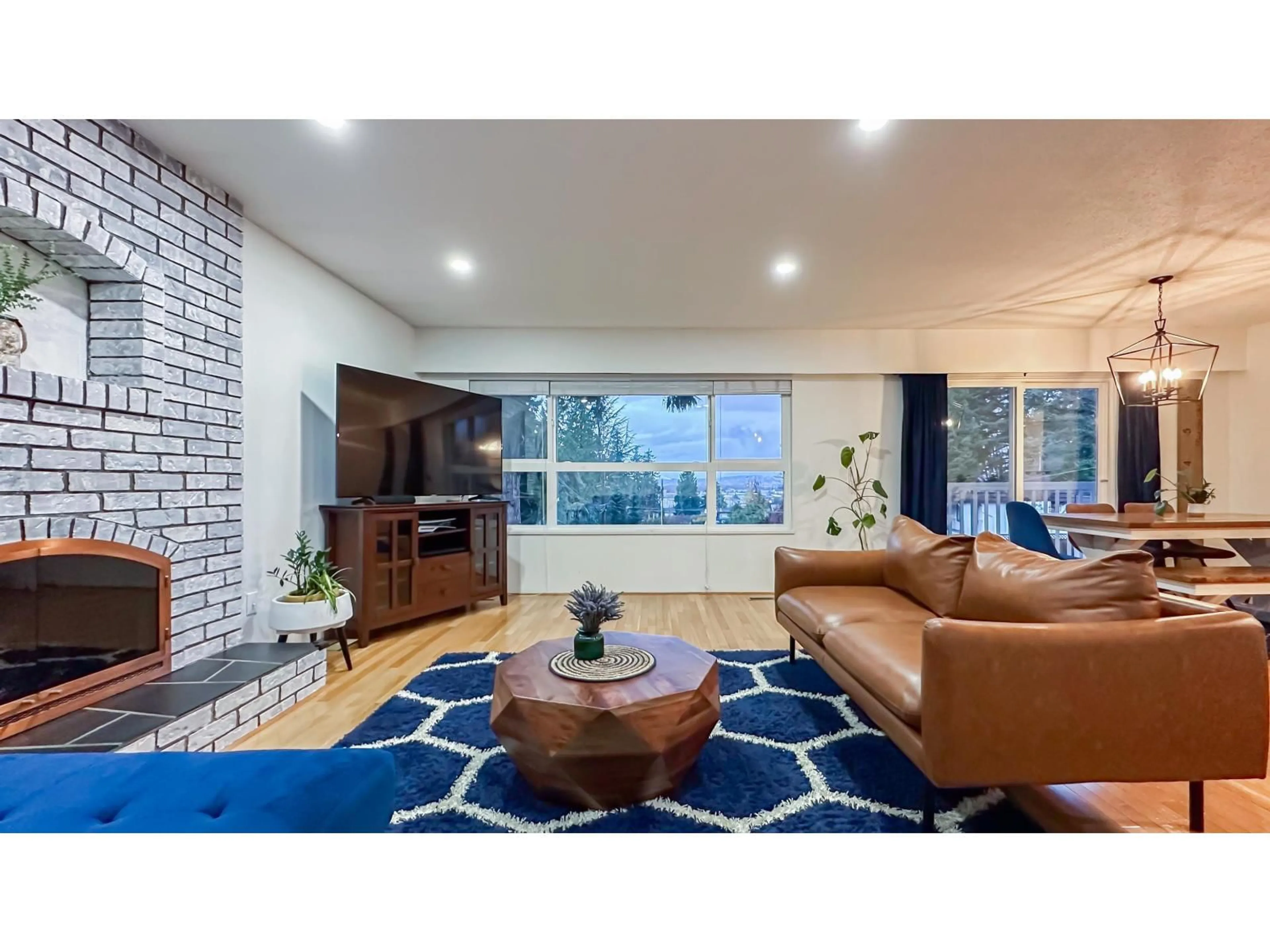 Living room with furniture, unknown for 8594 SUNBURY PLACE, Delta British Columbia V4C3Y7