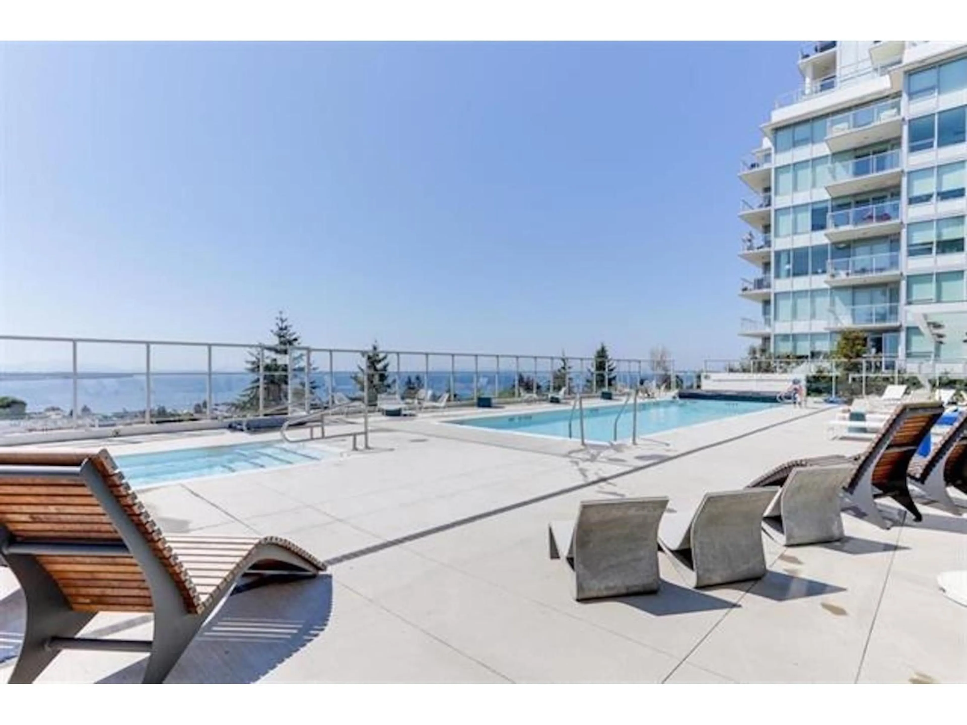 Pool for 407 - 1441 JOHNSTON ROAD, White Rock British Columbia V4B3Z4