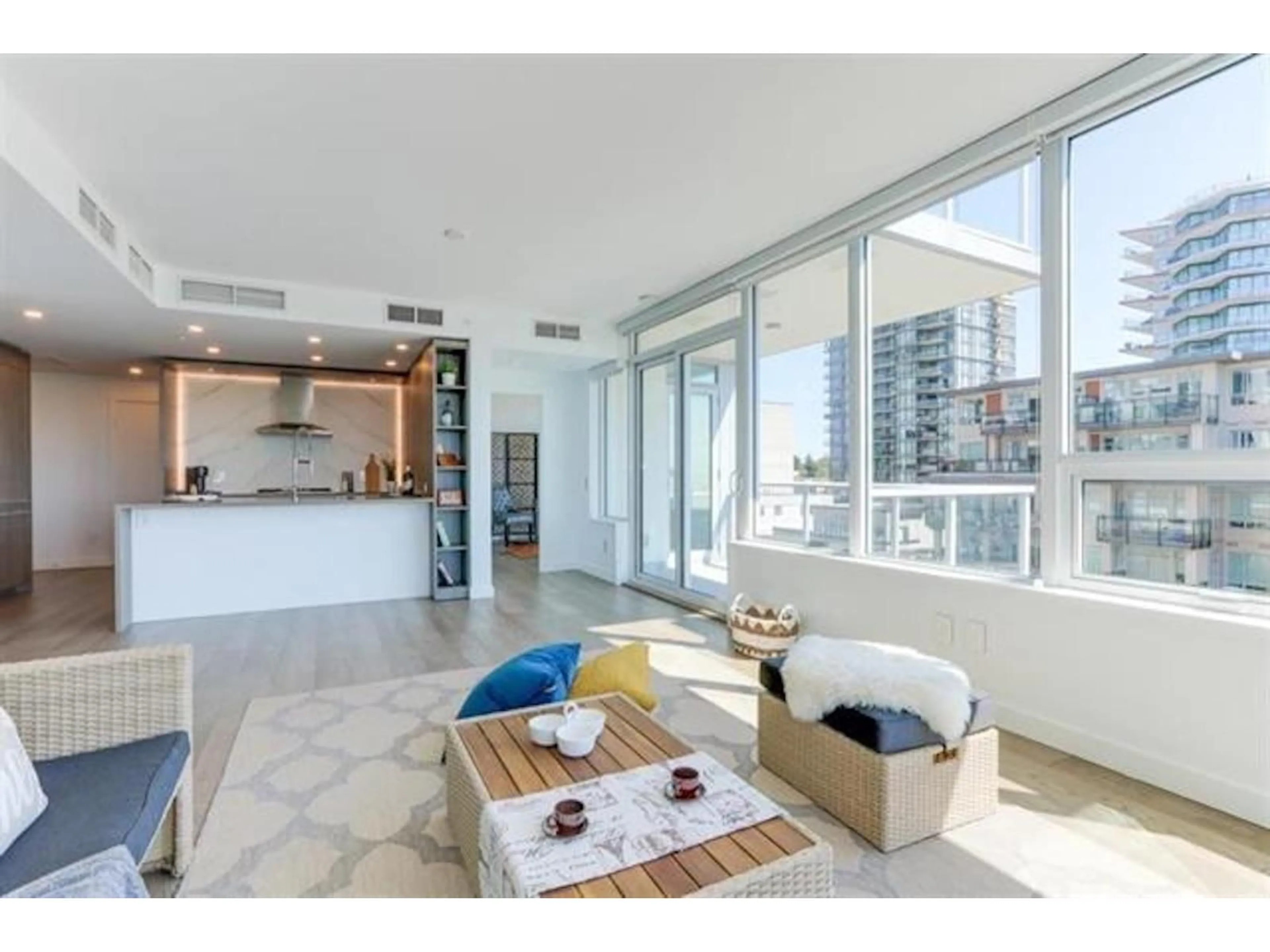 Unknown for 407 - 1441 JOHNSTON ROAD, White Rock British Columbia V4B3Z4