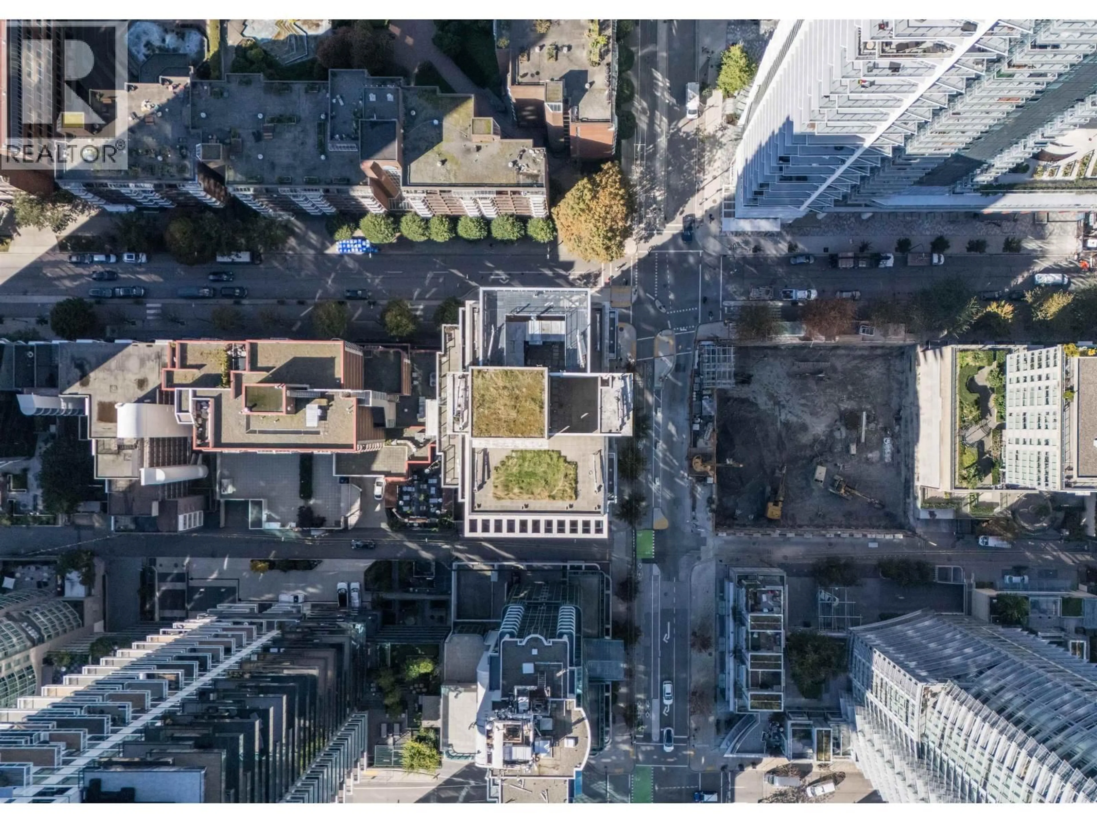 A pic from outside/outdoor area/front of a property/back of a property/a pic from drone, city buildings view from balcony for 2207 - 1308 HORNBY STREET, Vancouver British Columbia V6Z0C5