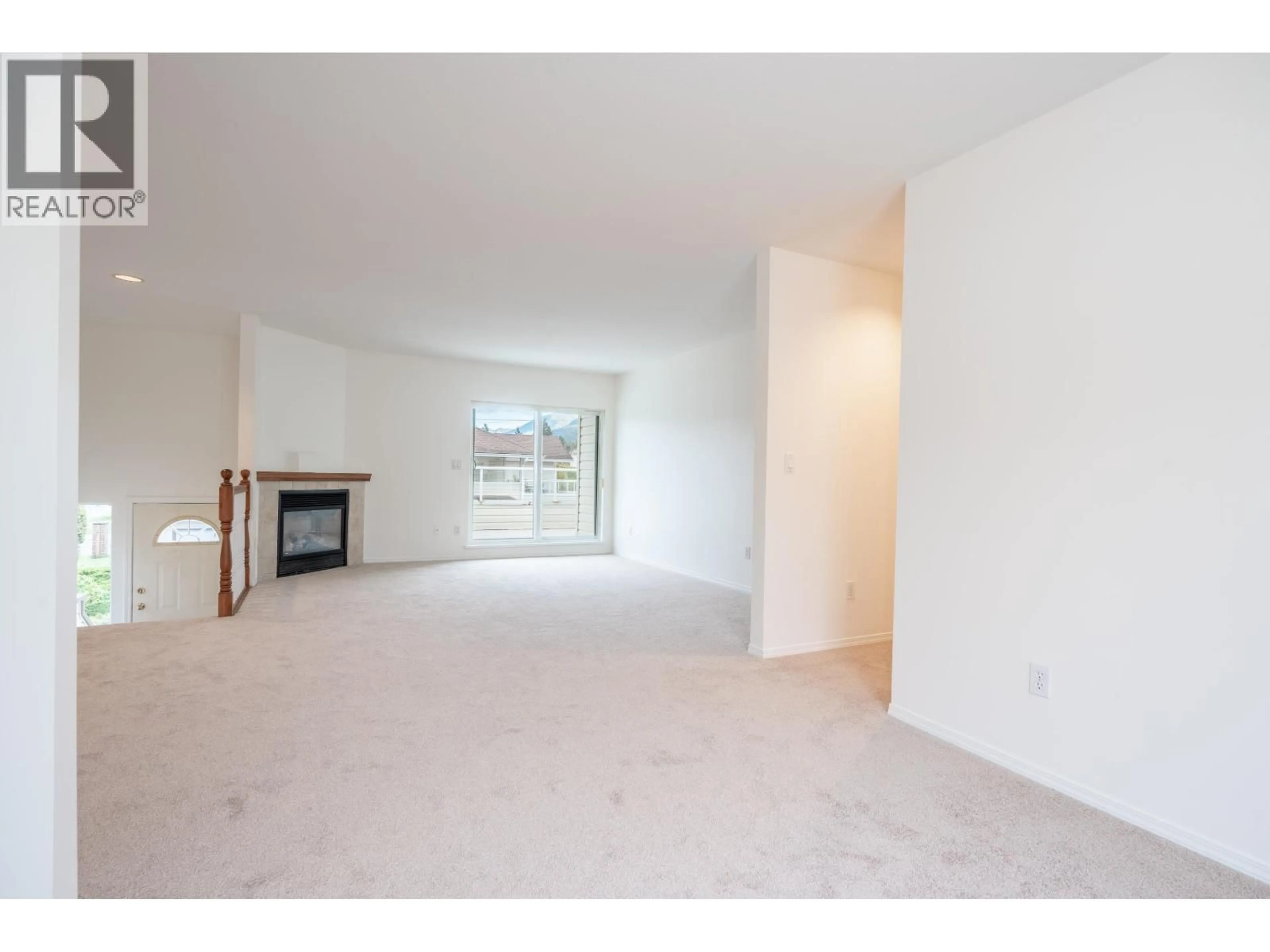 A pic of a room for 18 - 5610 TRAIL AVENUE, Sechelt British Columbia V7Z0H8