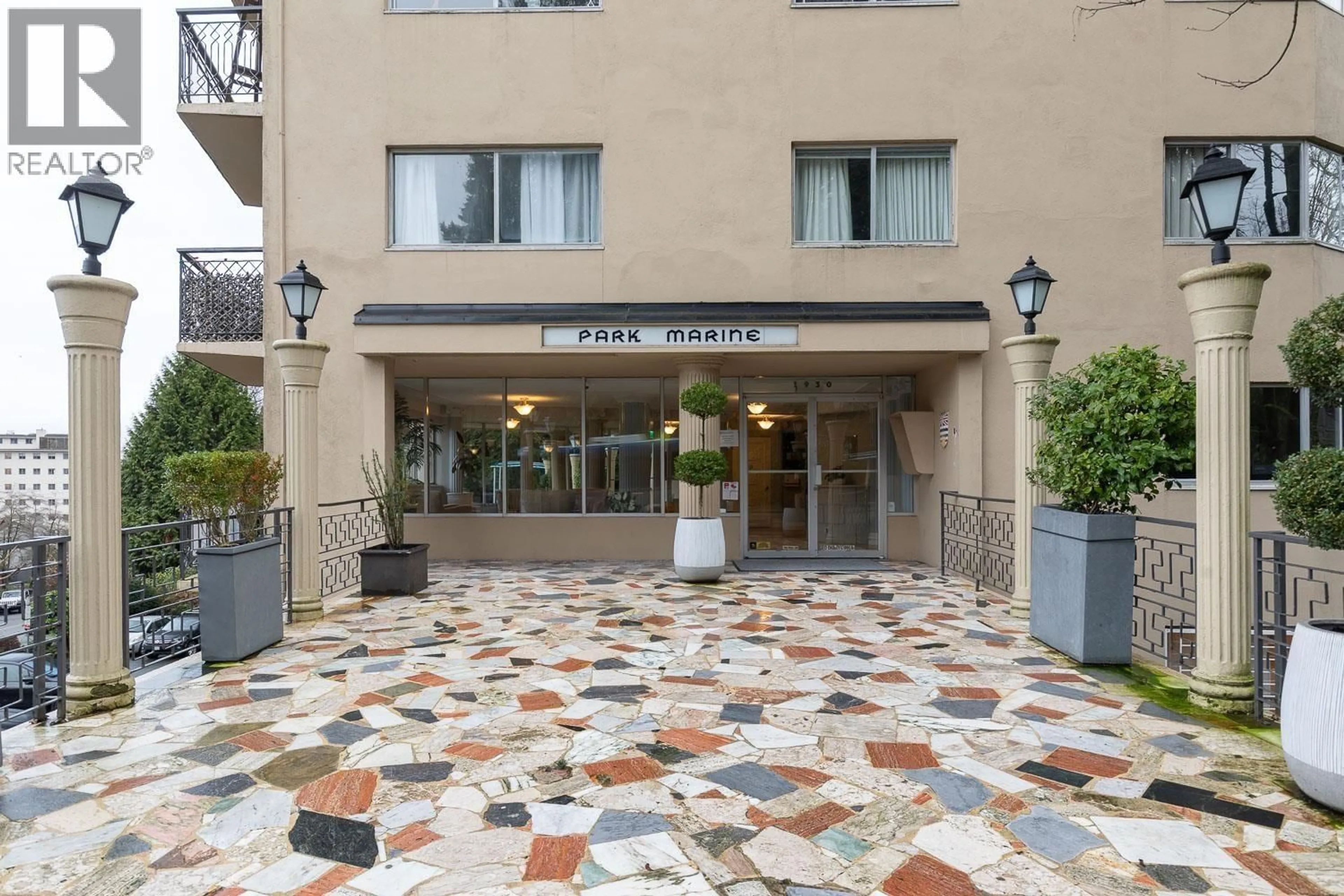 Patio, street for 601 - 1930 MARINE DRIVE, West Vancouver British Columbia V7V1J8