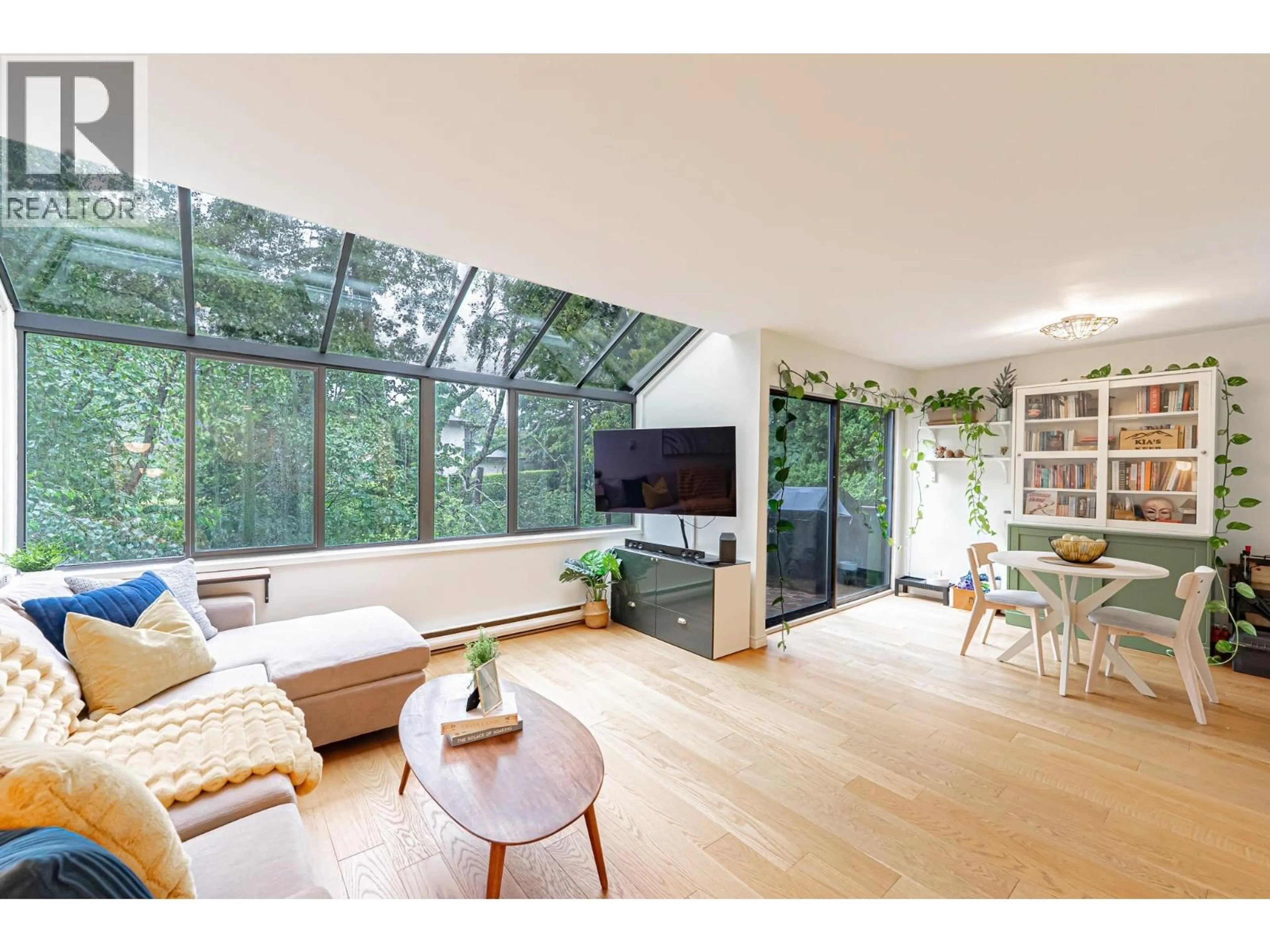 Living room with furniture, unknown for 5 - 1786 ESQUIMALT AVENUE, West Vancouver British Columbia V7V1R8