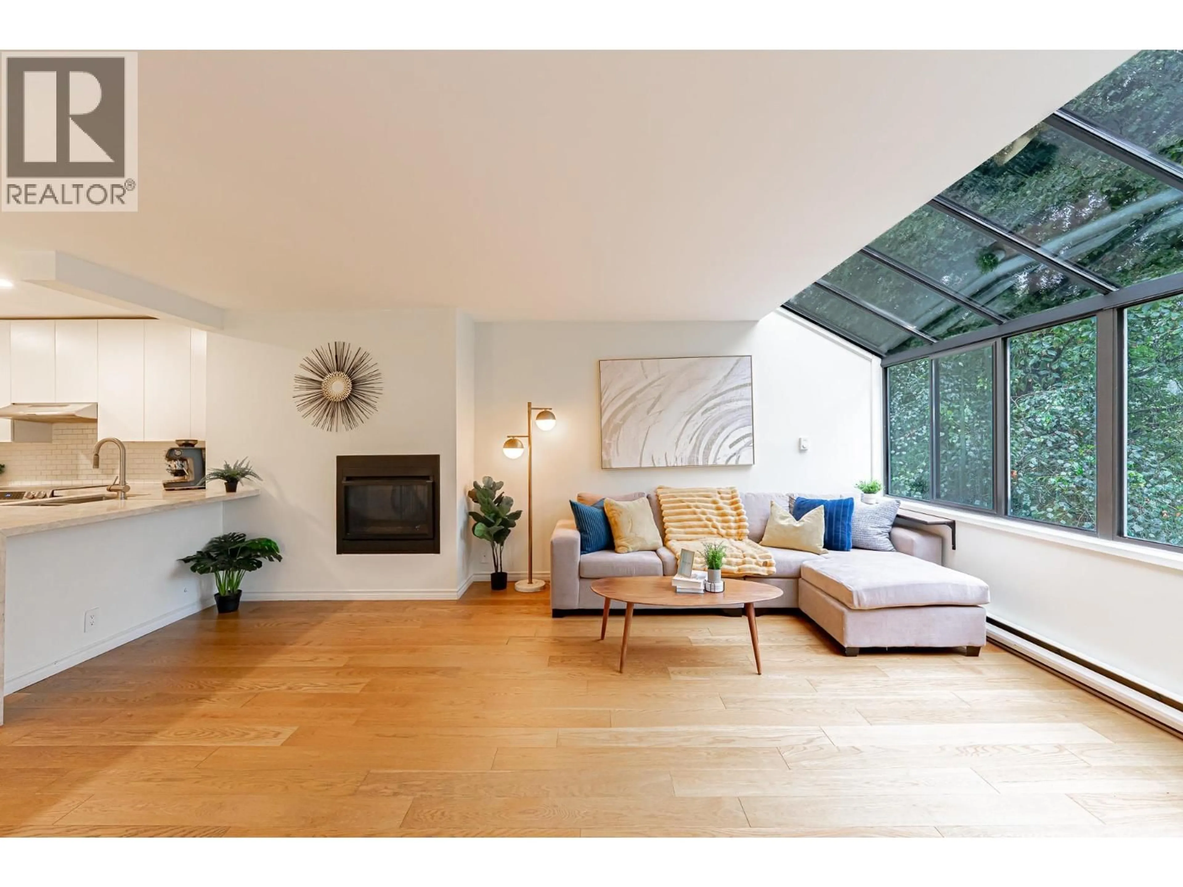 Living room with furniture, unknown for 5 - 1786 ESQUIMALT AVENUE, West Vancouver British Columbia V7V1R8