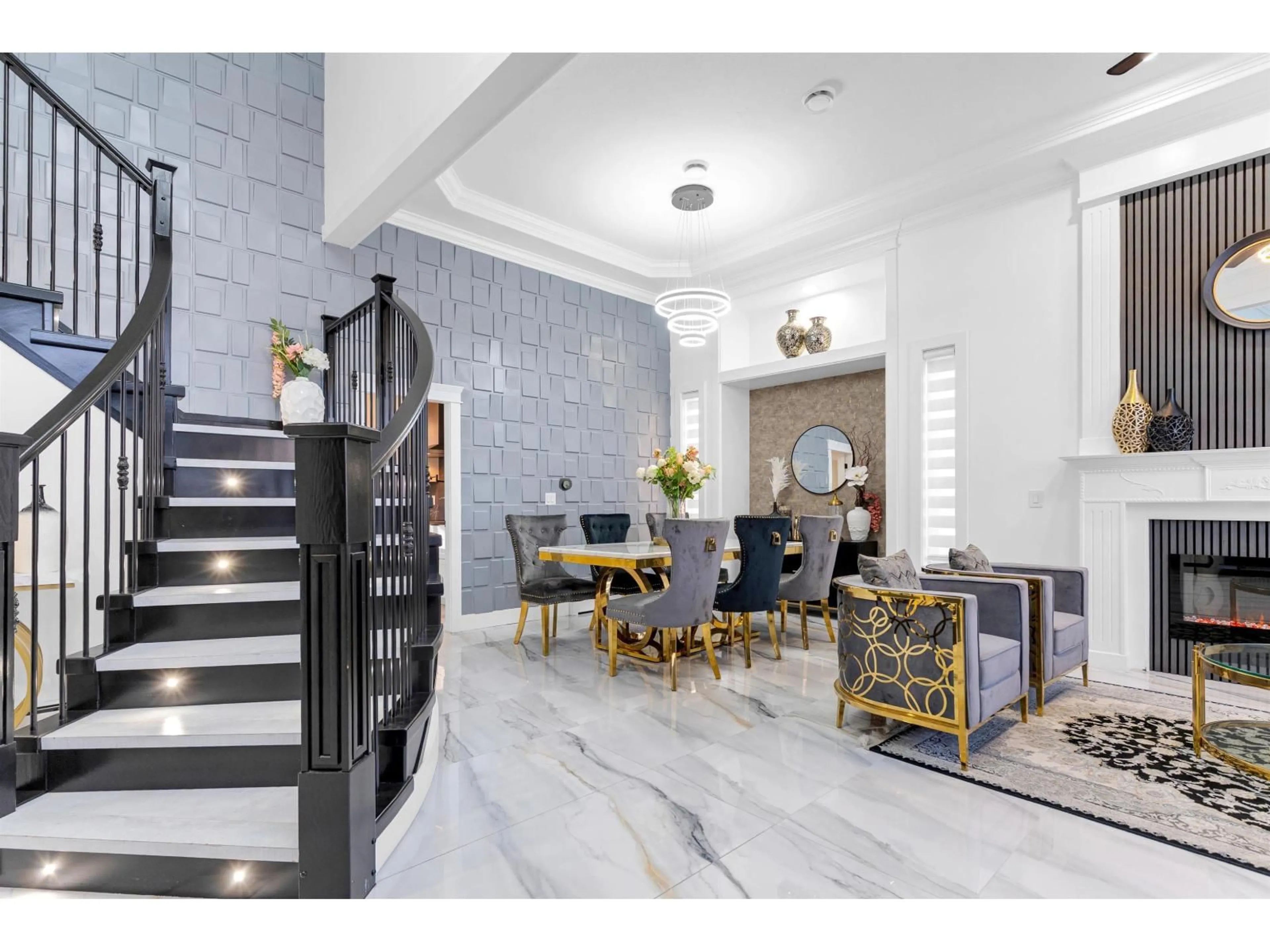 Indoor foyer for 8379 152A STREET, Surrey British Columbia V3S8M8