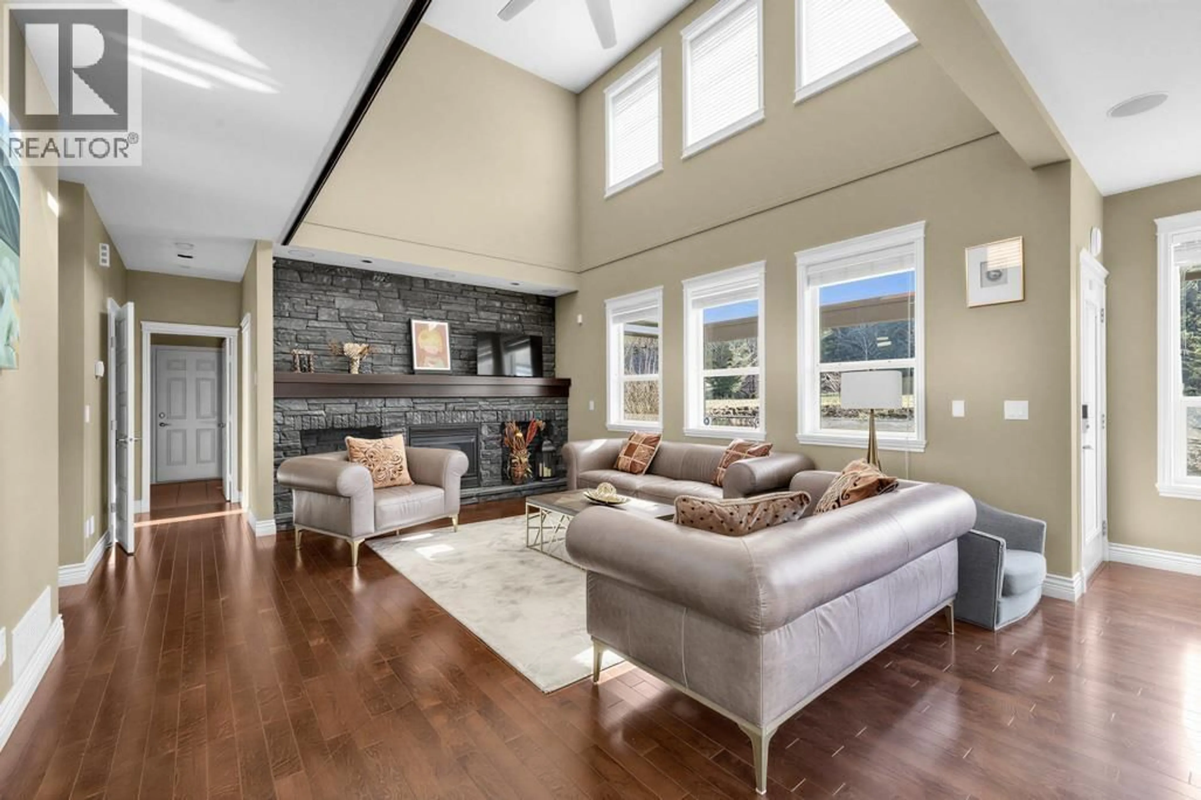 Living room with furniture, unknown for 26500 124 AVENUE, Maple Ridge British Columbia V2W0E2