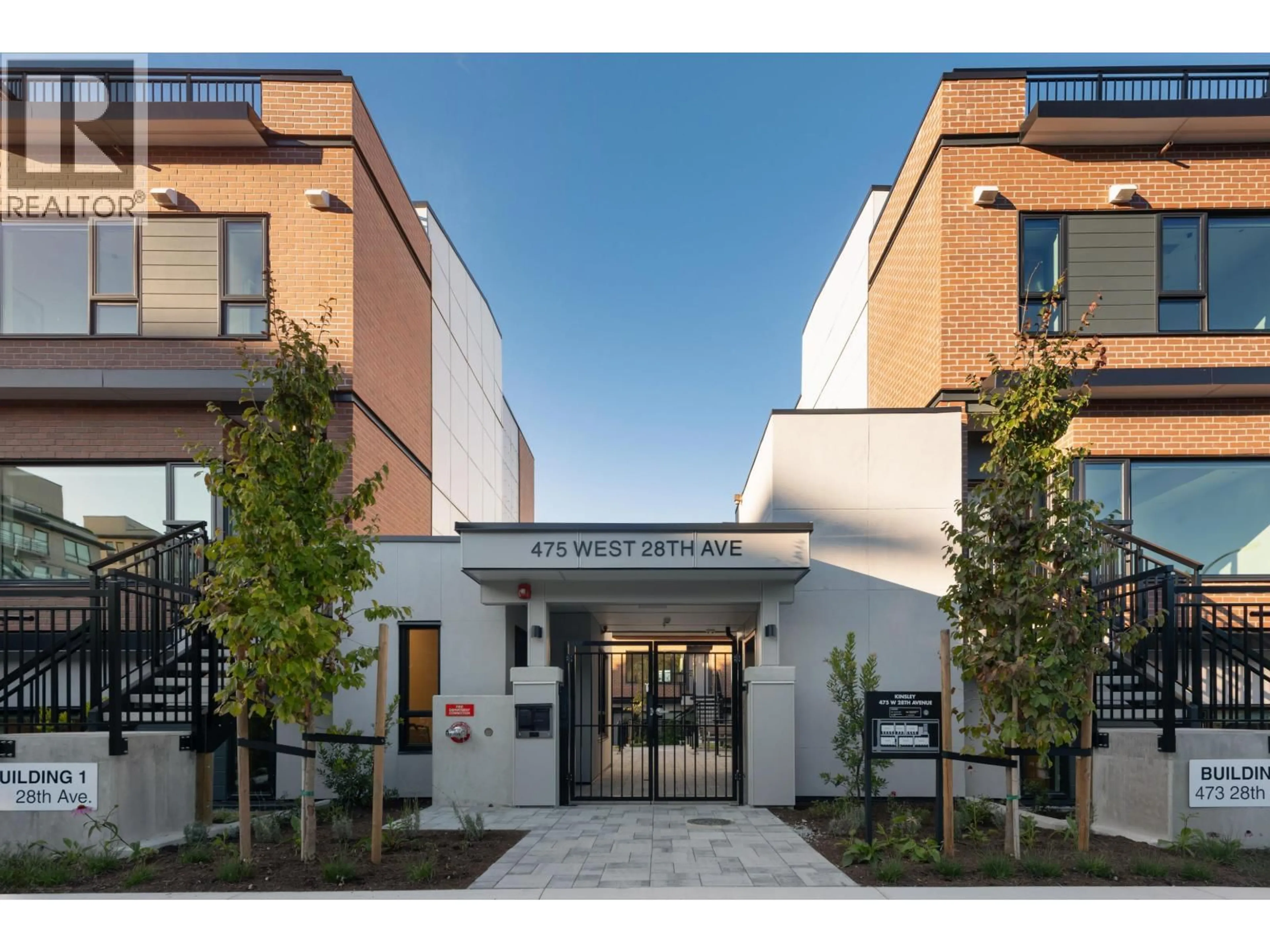 Indoor foyer for 121 - 471 28TH AVENUE, Vancouver British Columbia V5Y0P2