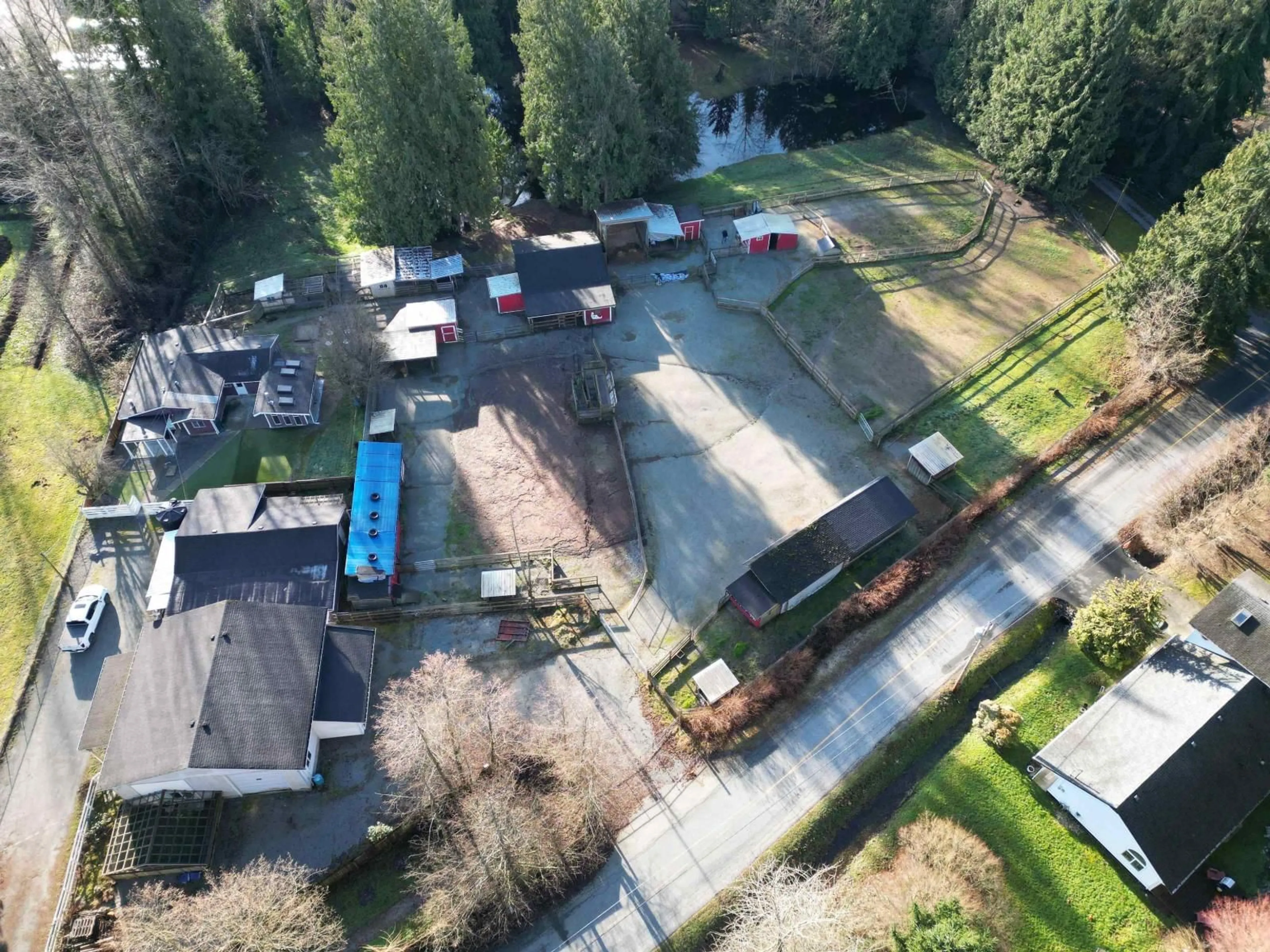 A pic from outside/outdoor area/front of a property/back of a property/a pic from drone, unknown for 33860 DLUGOSH AVENUE, Mission British Columbia V2V6B2