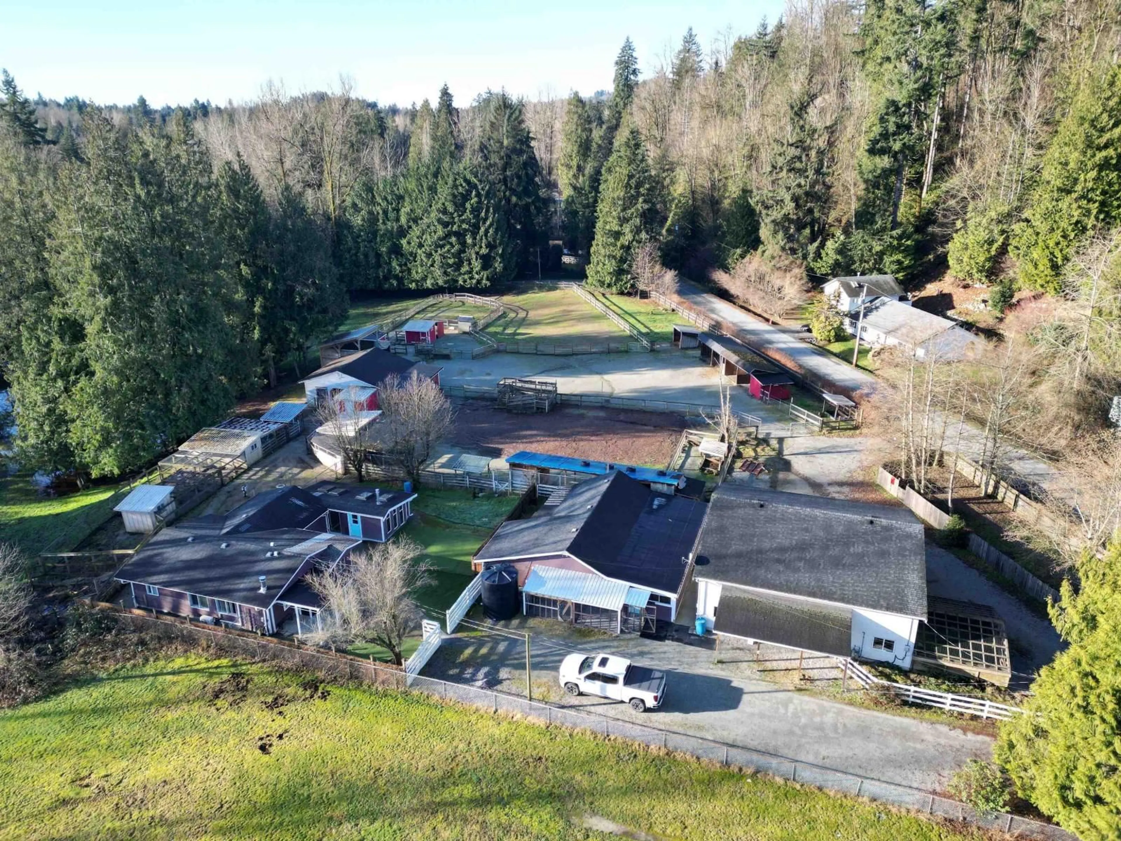 A pic from outside/outdoor area/front of a property/back of a property/a pic from drone, unknown for 33860 DLUGOSH AVENUE, Mission British Columbia V2V6B2
