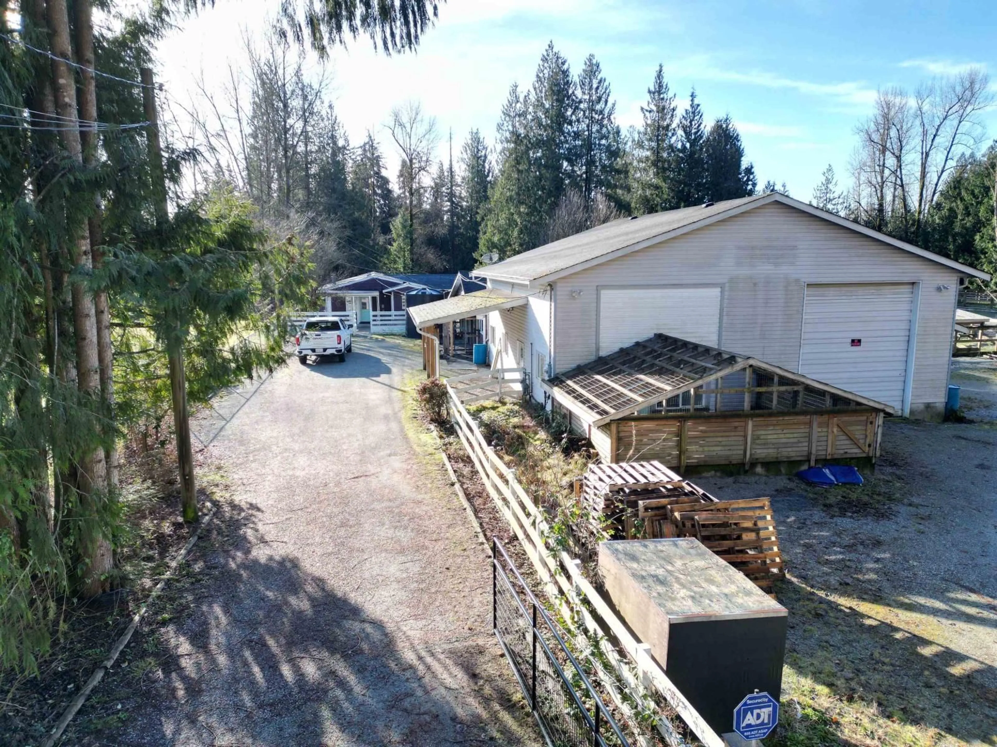 A pic from outside/outdoor area/front of a property/back of a property/a pic from drone, unknown for 33860 DLUGOSH AVENUE, Mission British Columbia V2V6B2