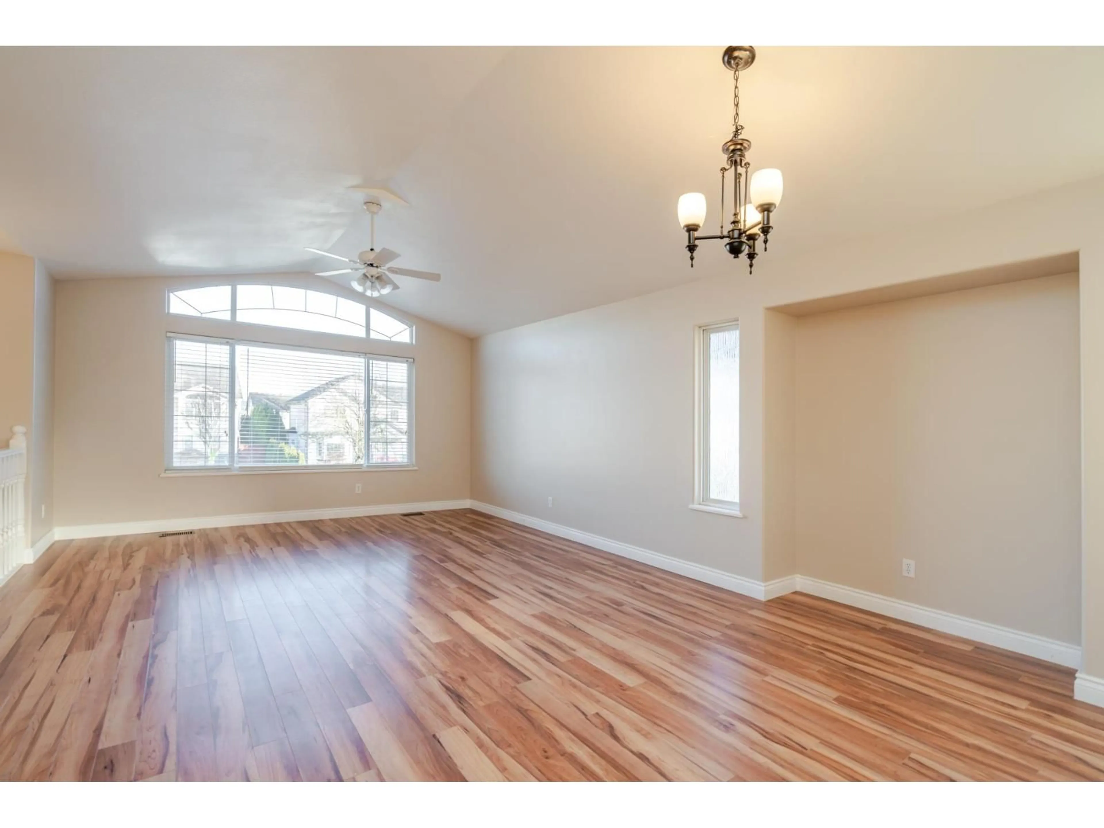 Unknown for 34732 7 AVENUE, Abbotsford British Columbia V2S8C4