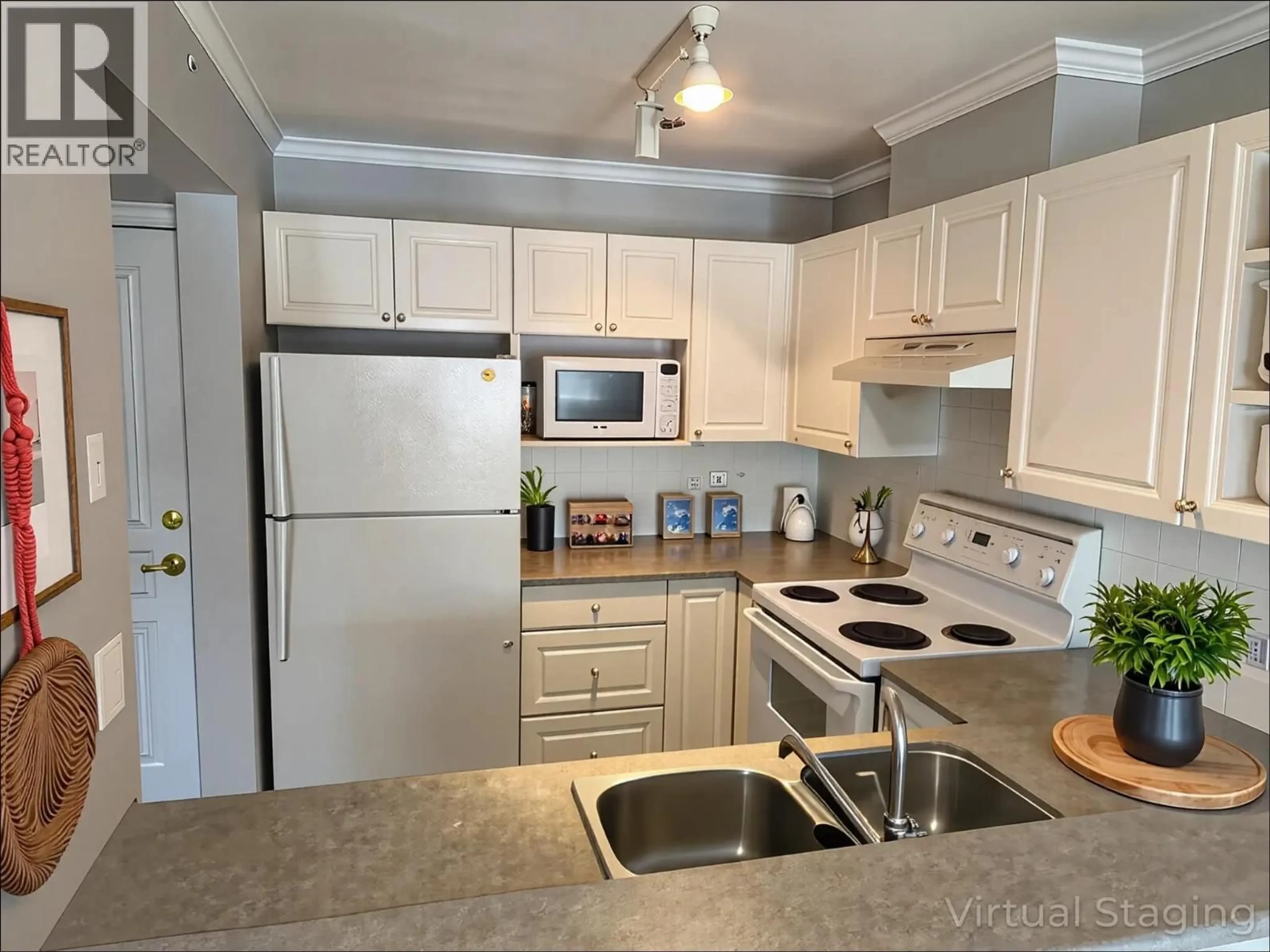 Standard kitchen, unknown for 402 - 211 TWELFTH STREET, New Westminster British Columbia V3M4H4