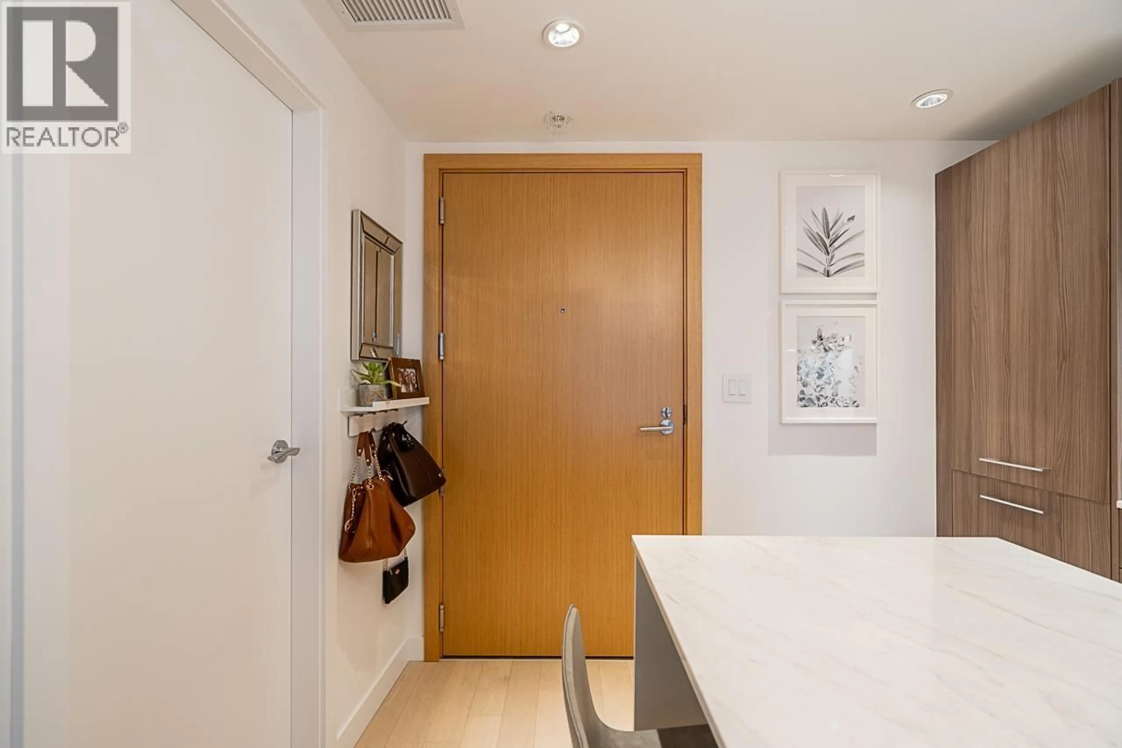 Indoor entryway for 1106 - 4638 GLADSTONE STREET, Vancouver British Columbia V5N0G5