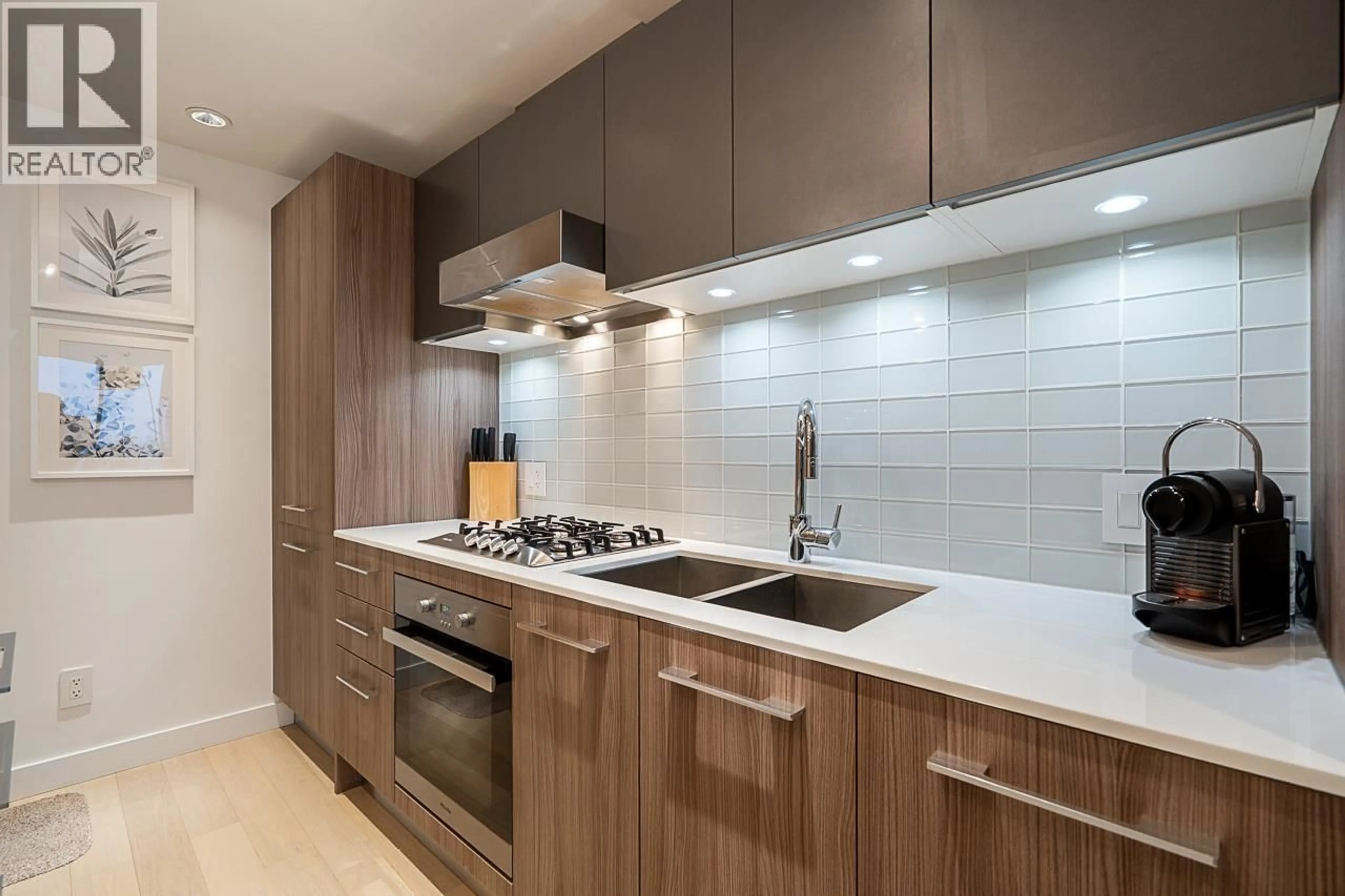 Standard kitchen, unknown for 1106 - 4638 GLADSTONE STREET, Vancouver British Columbia V5N0G5