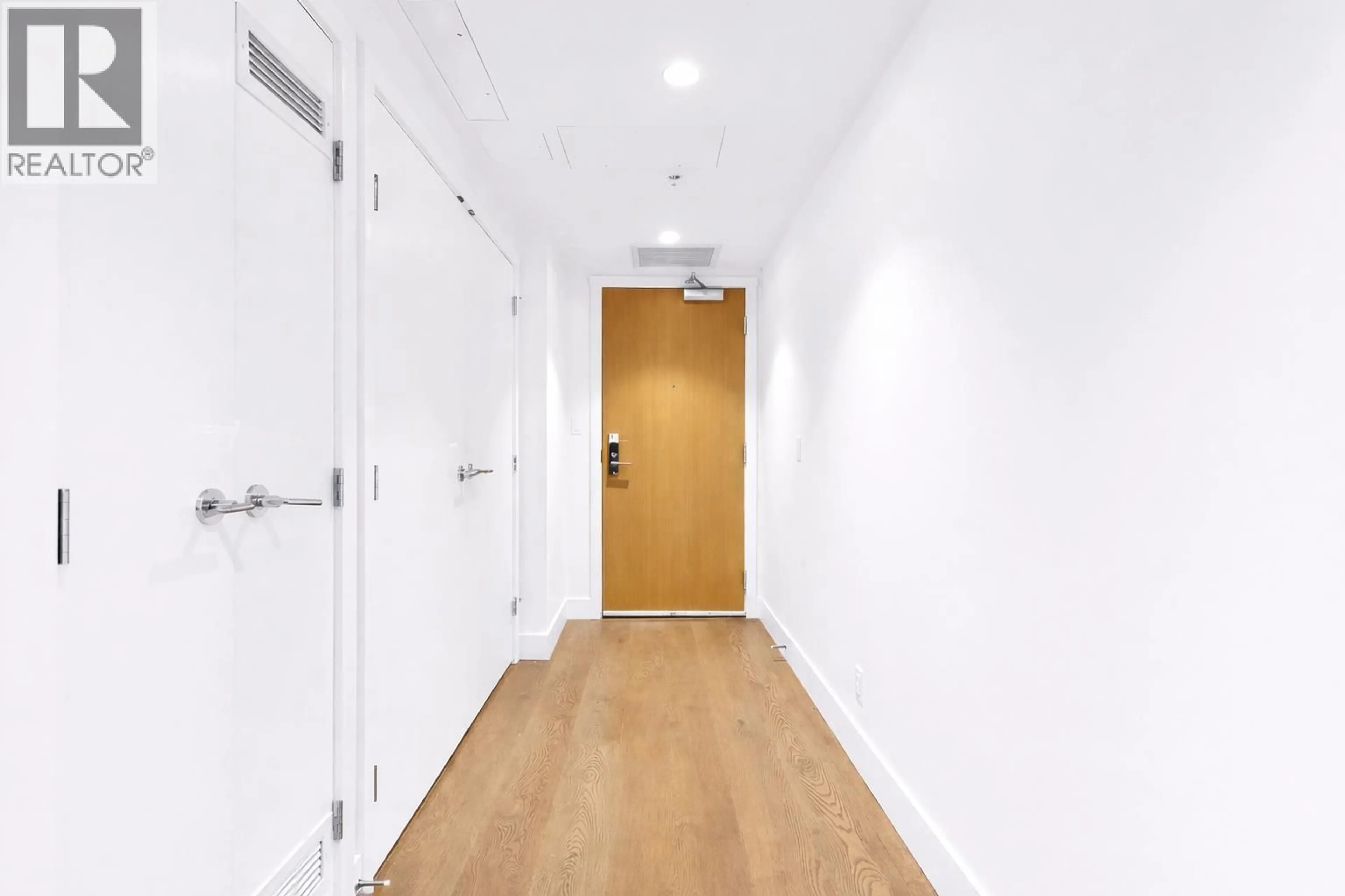 Indoor foyer for 1401 - 1675 LIONS GATE, North Vancouver British Columbia V7P0E3