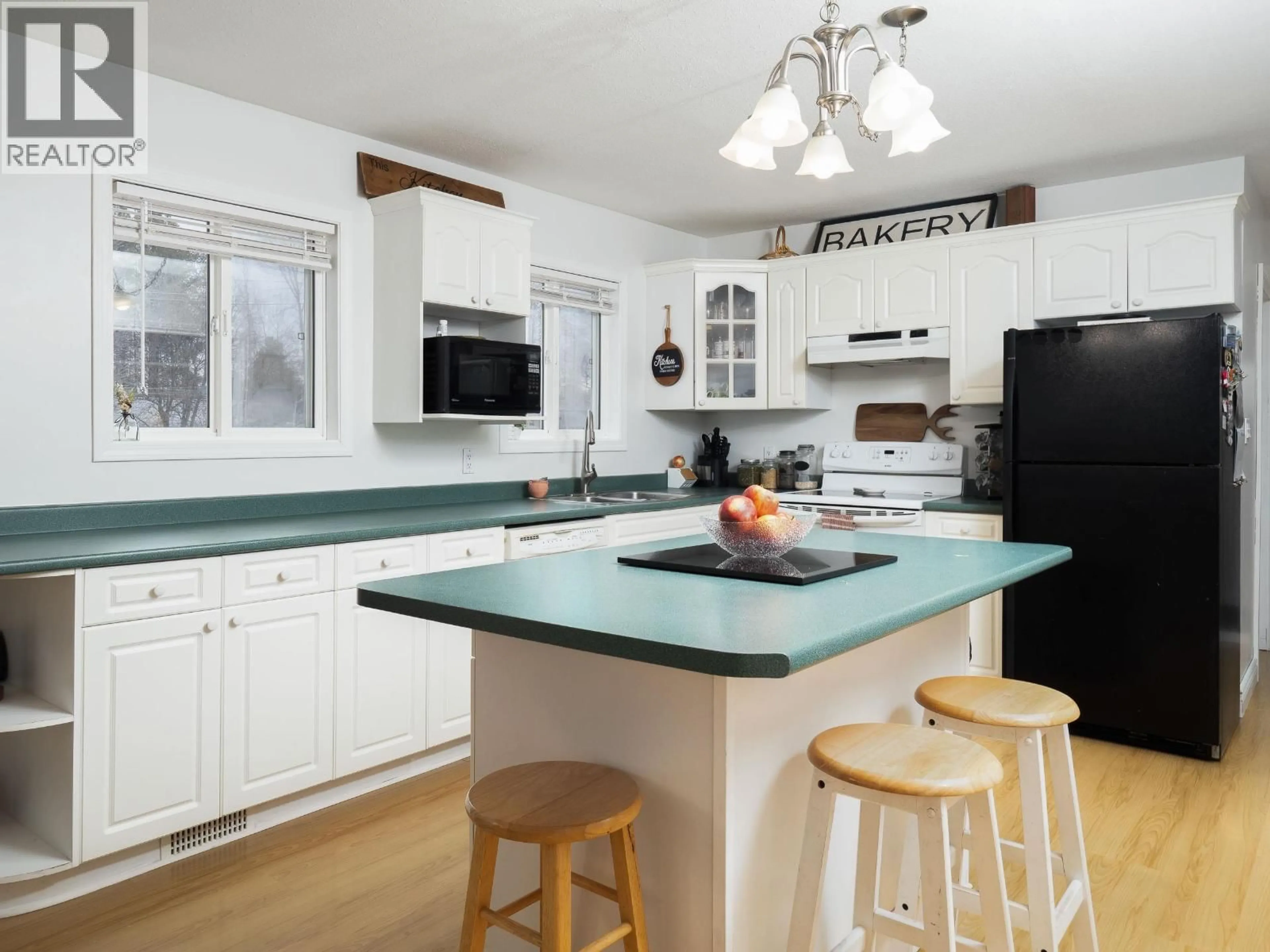 Open concept kitchen, unknown for 5608 PARK DRIVE, Prince George British Columbia V2N5N2