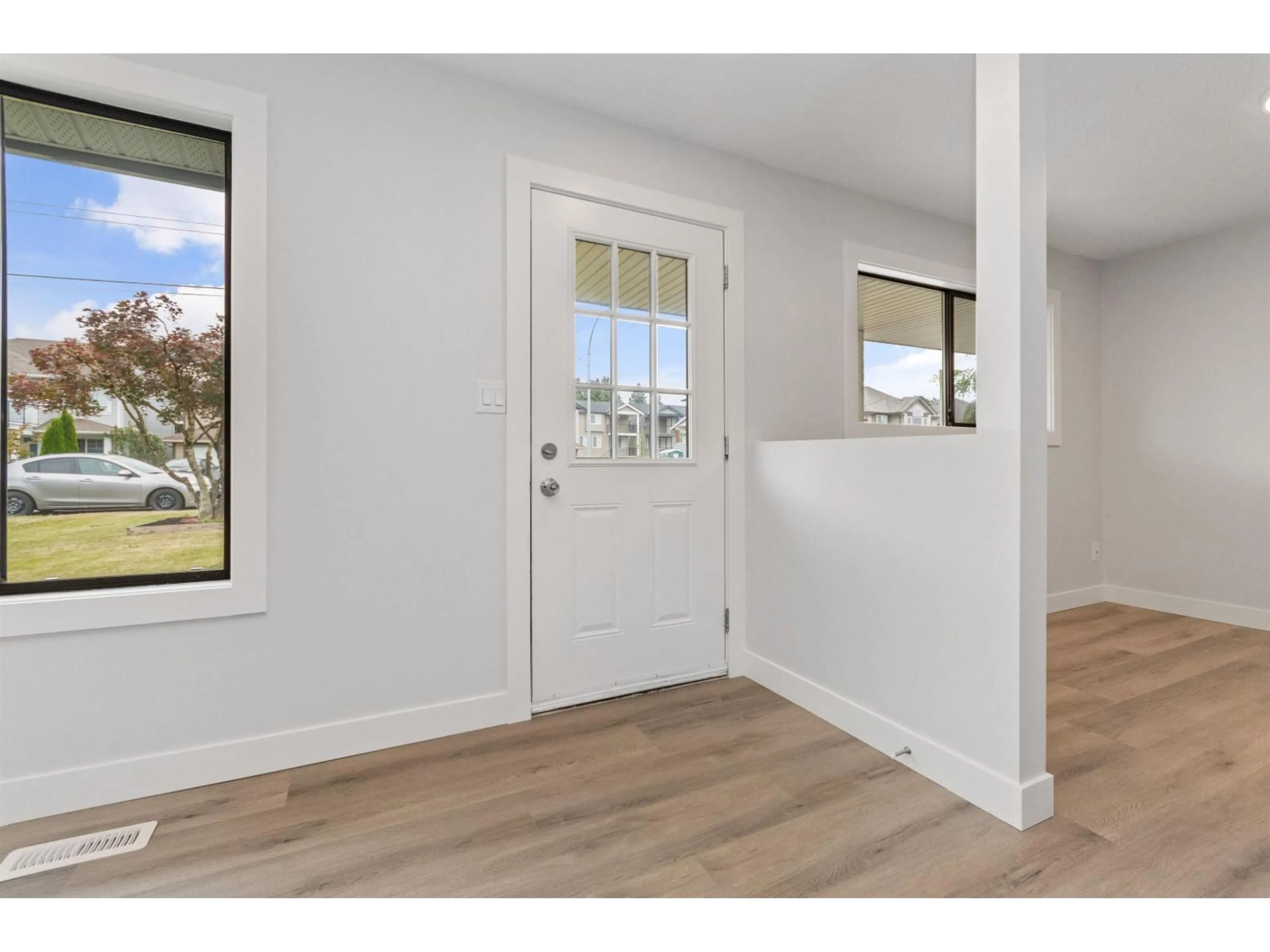 Indoor entryway for 7155 ROCHESTER AVENUE, Chilliwack British Columbia V2R2P3