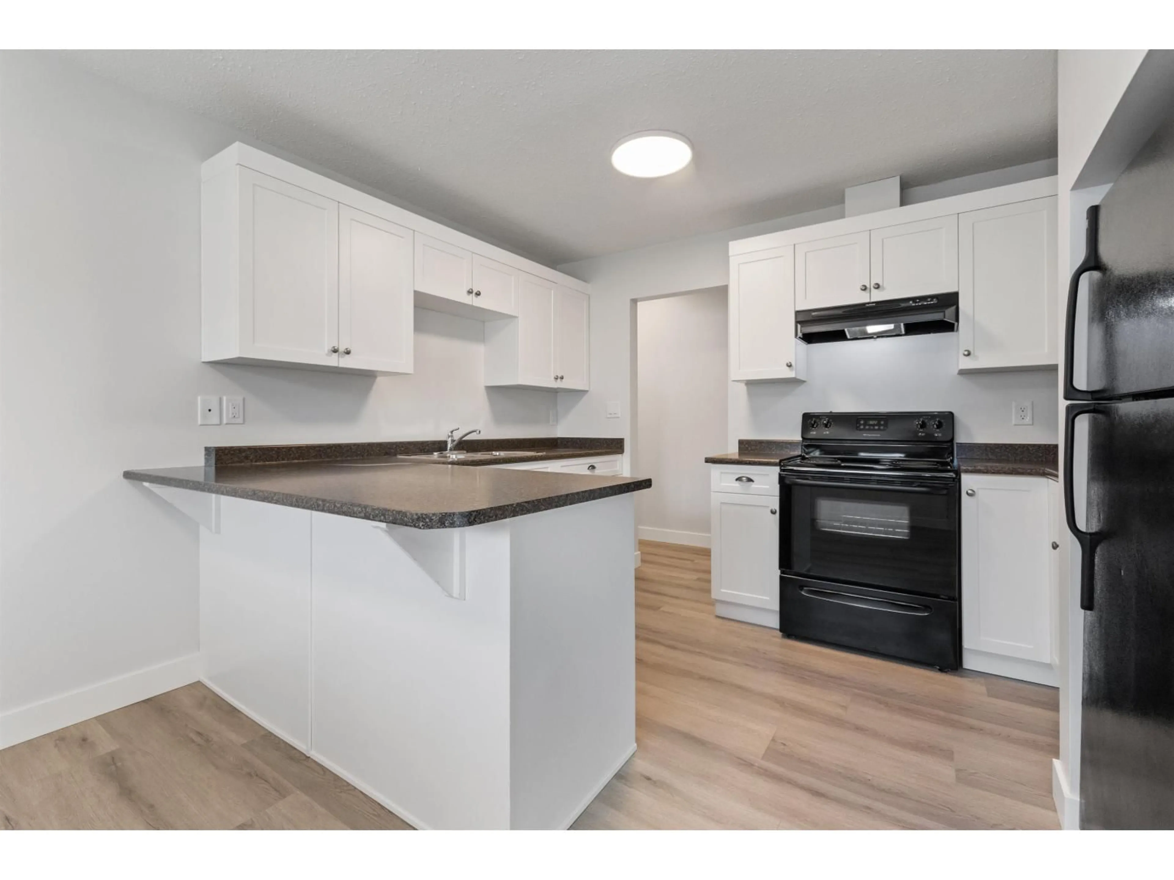 Standard kitchen, wood/laminate floor for 7155 ROCHESTER AVENUE, Chilliwack British Columbia V2R2P3
