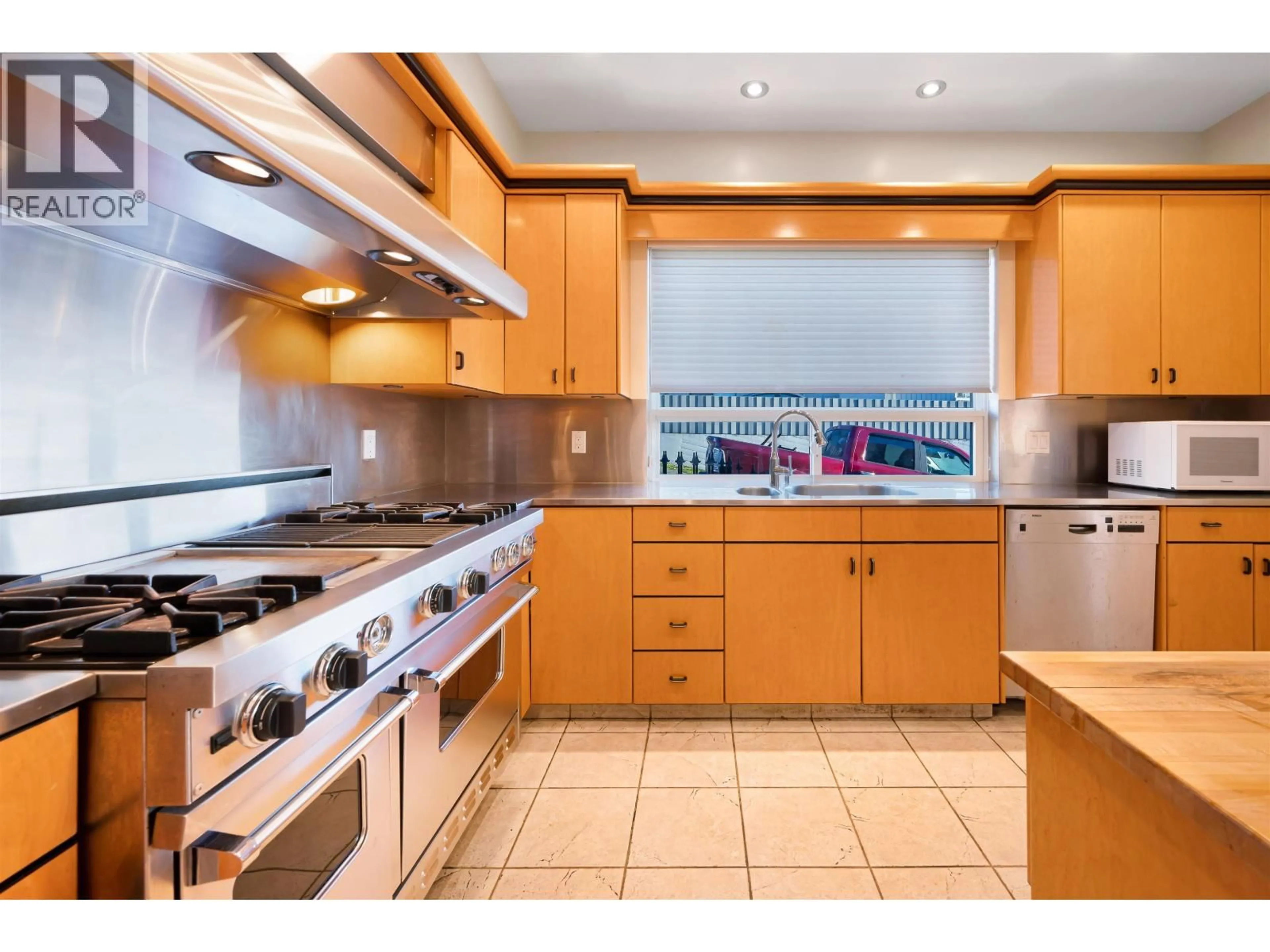 Standard kitchen, ceramic/tile floor for 2195 HARRISON STREET, Vancouver British Columbia V5P2P7