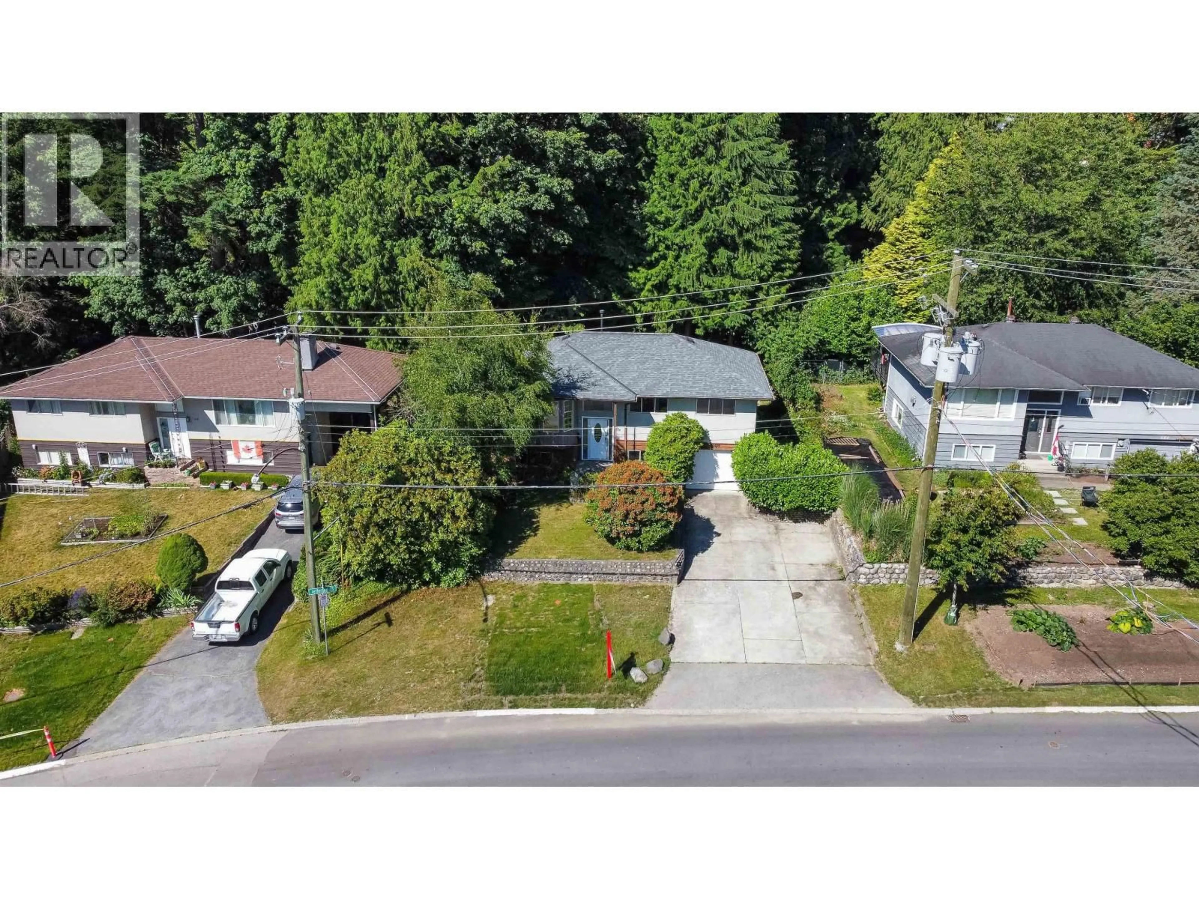 A pic from outside/outdoor area/front of a property/back of a property/a pic from drone, street for 646 CLAREMONT STREET, Coquitlam British Columbia V3J3T4