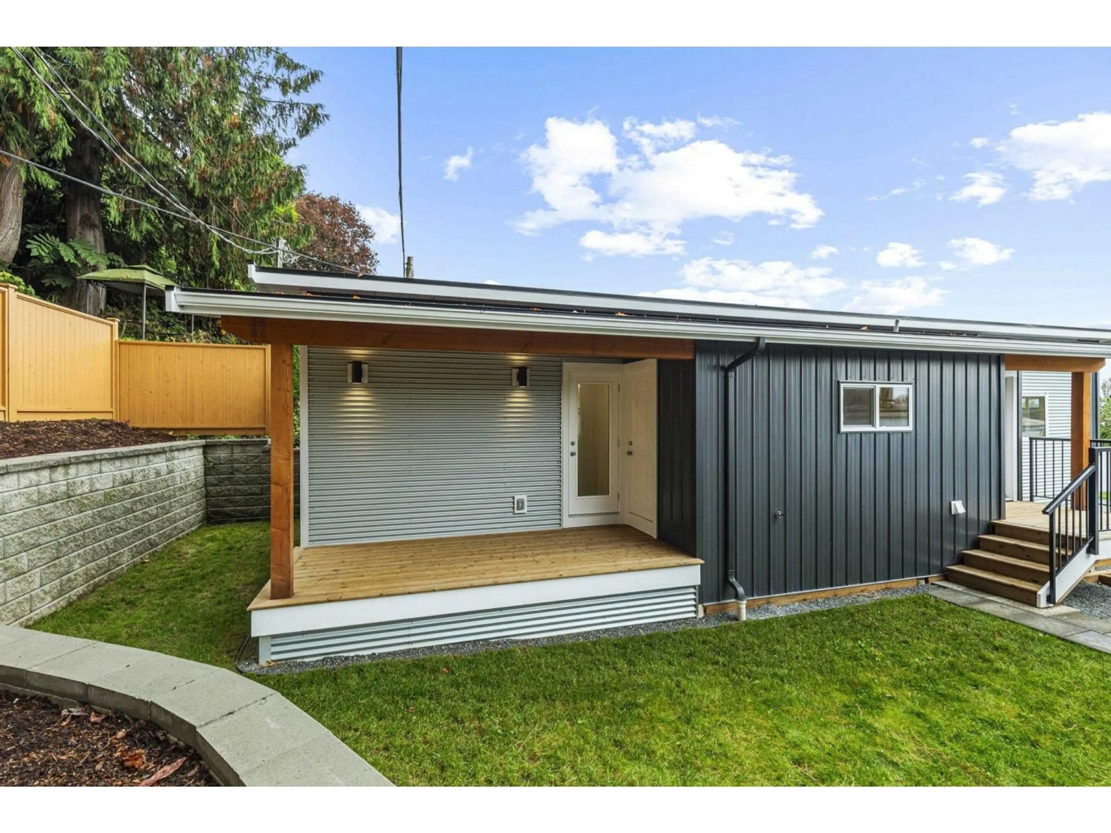 Shed for 10 - 34519 LOUGHEED HIGHWAY, Mission British Columbia V2V6N7