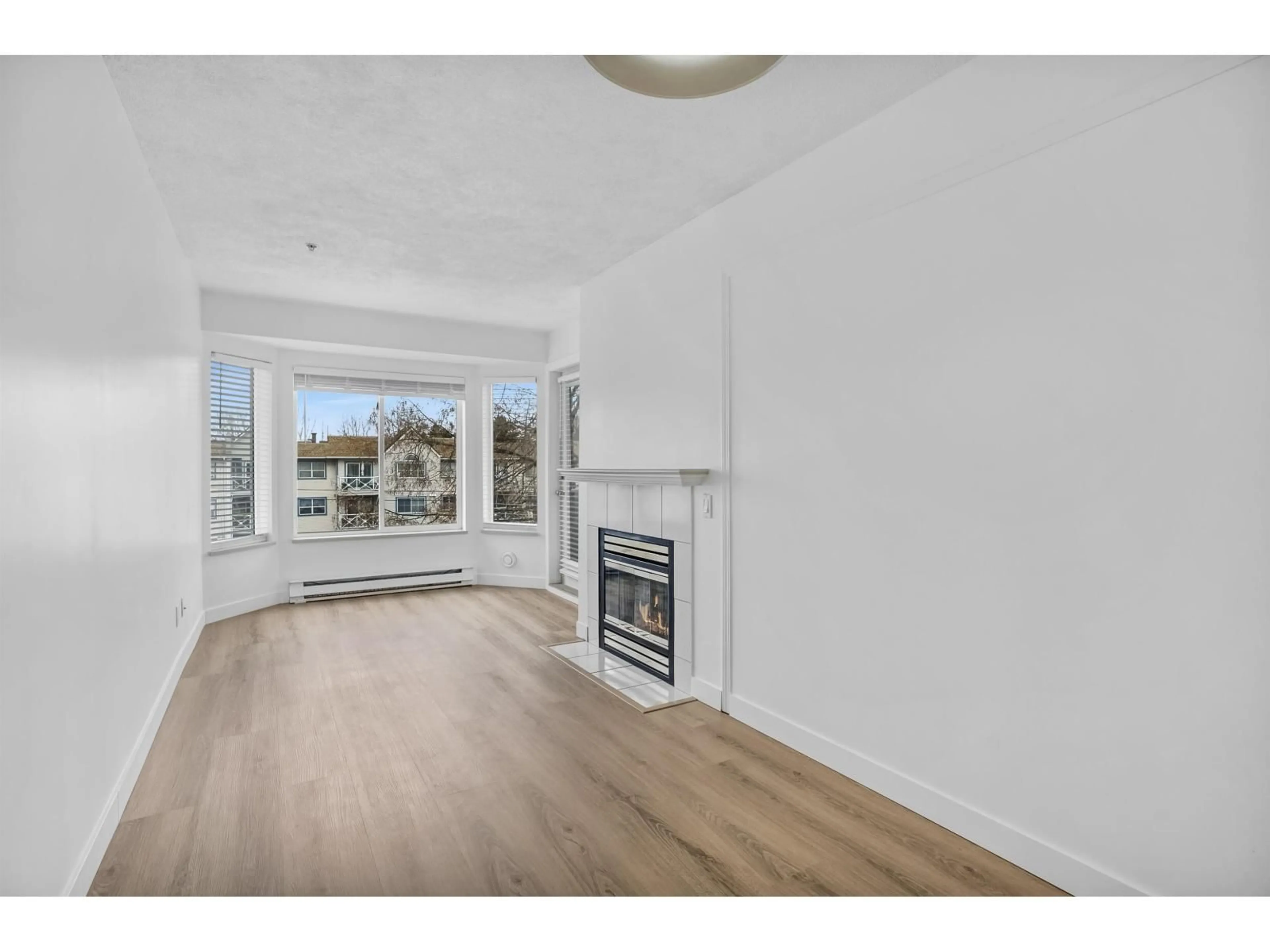 A pic of a room for 404 - 12110 80TH AVENUE, Surrey British Columbia V3W0V2