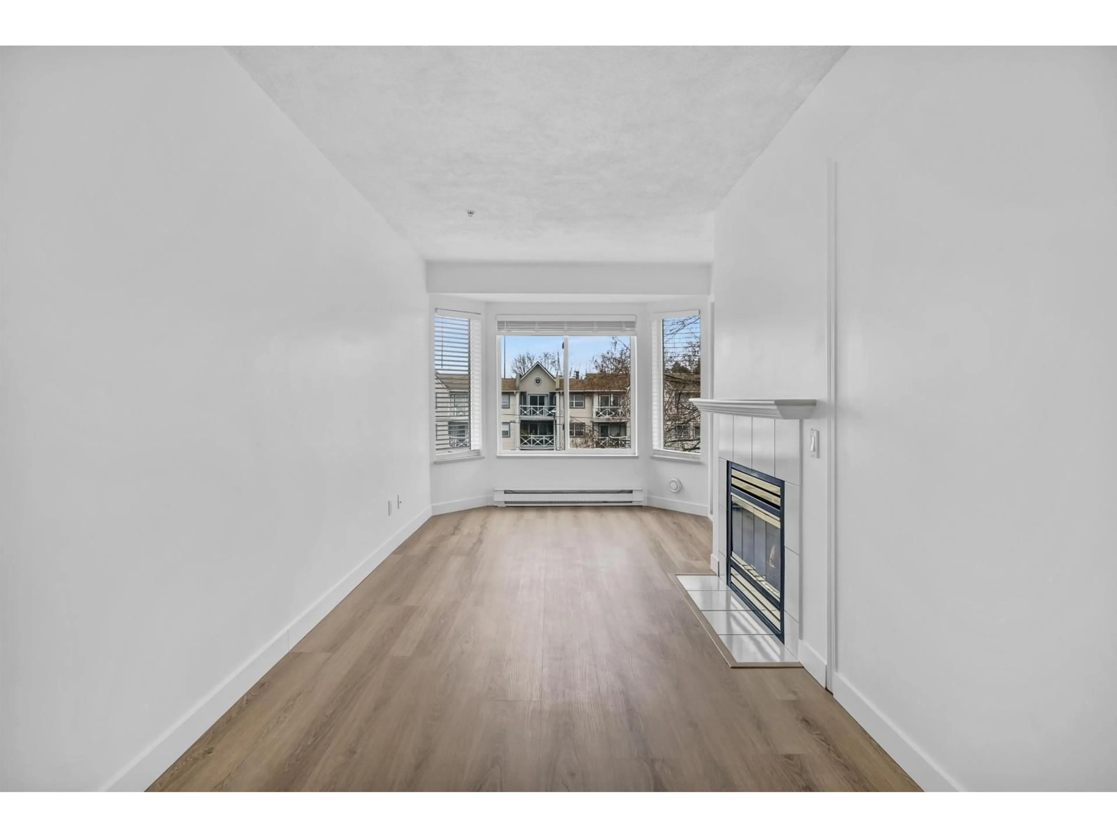 A pic of a room for 404 - 12110 80TH AVENUE, Surrey British Columbia V3W0V2