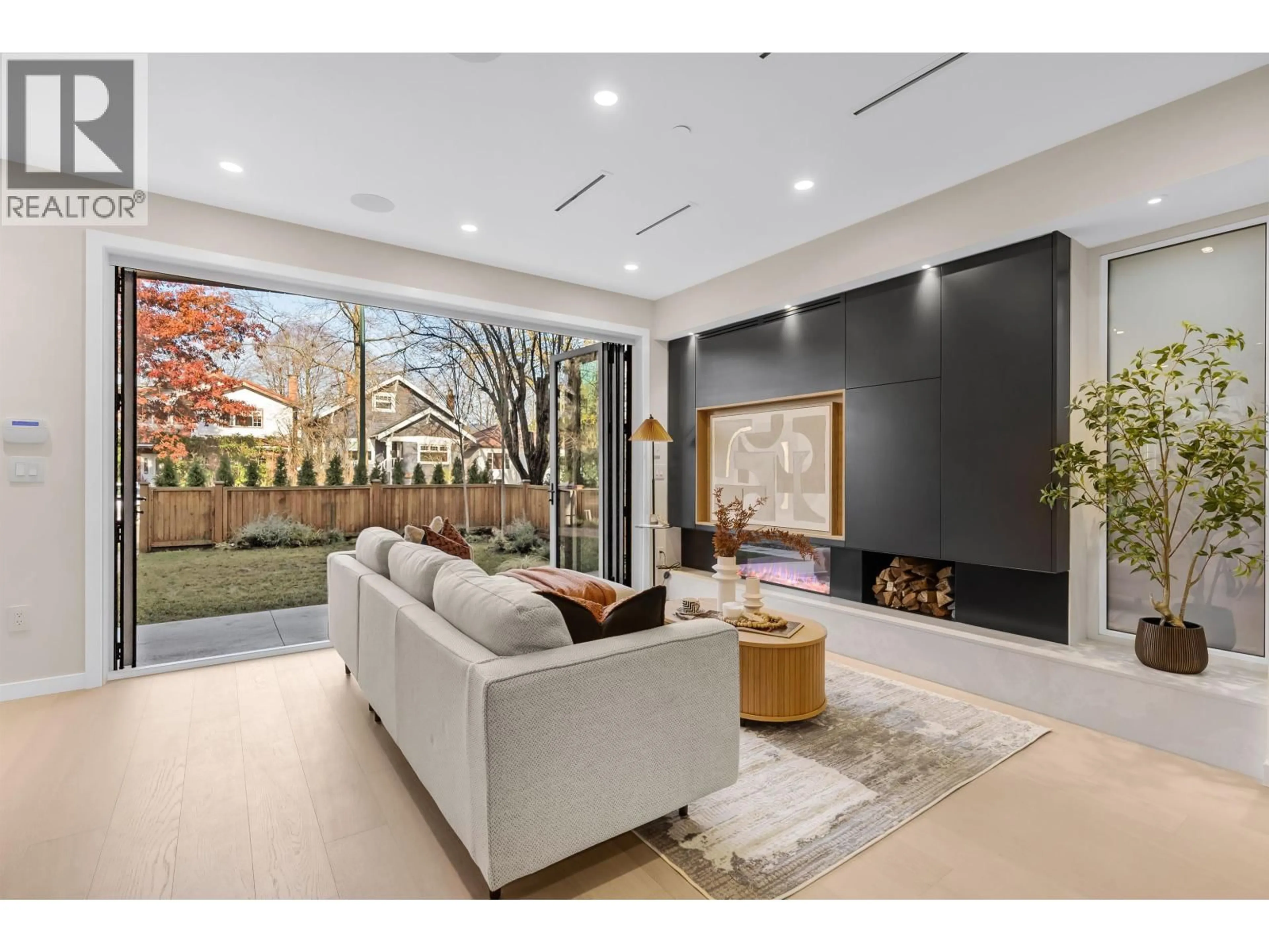 Unknown for 1 - 2764 14TH AVENUE, Vancouver British Columbia V6K2X2