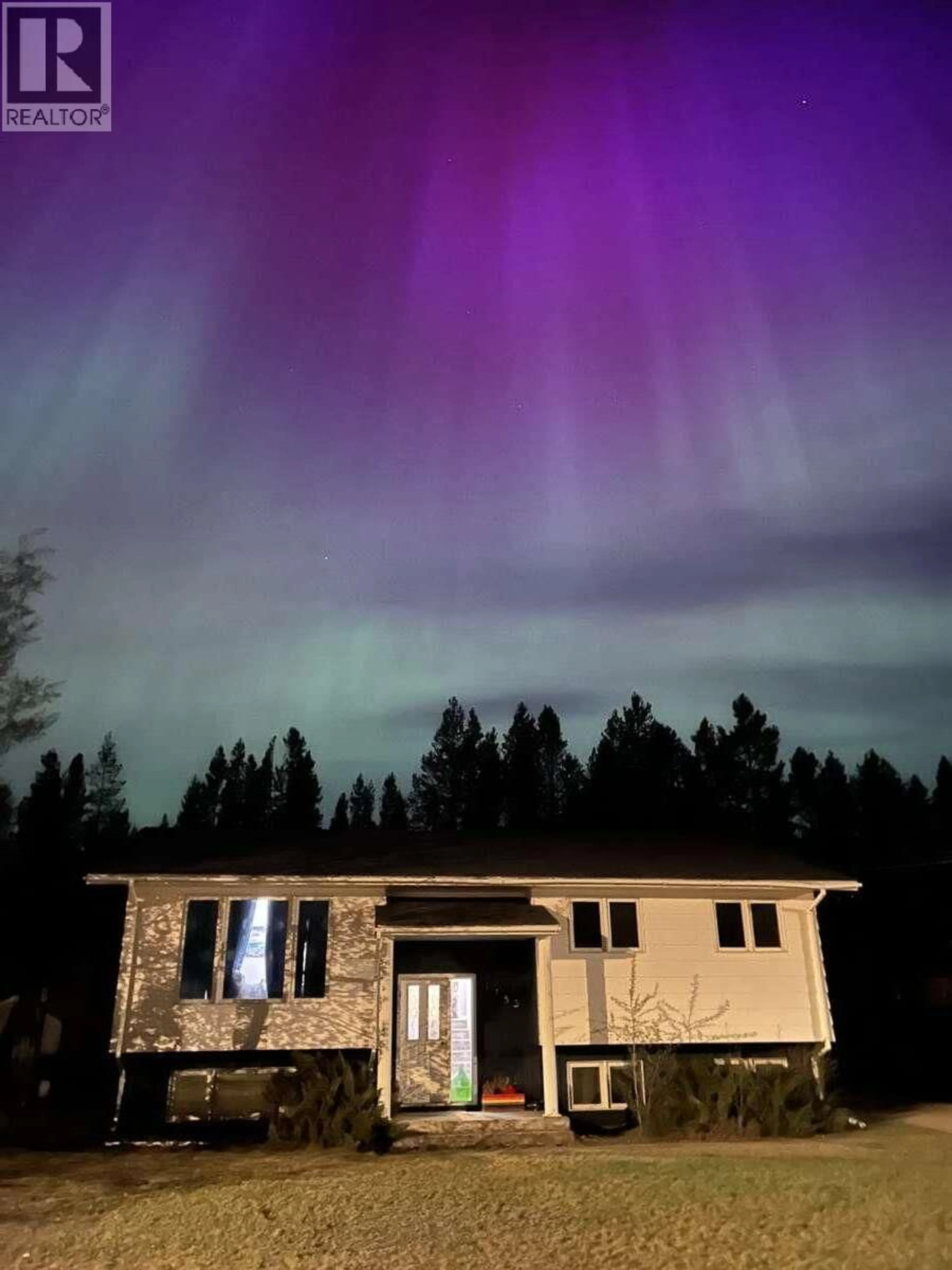 Home with vinyl exterior material, unknown for 1155 14TH AVENUE, Valemount British Columbia V0E2Z0