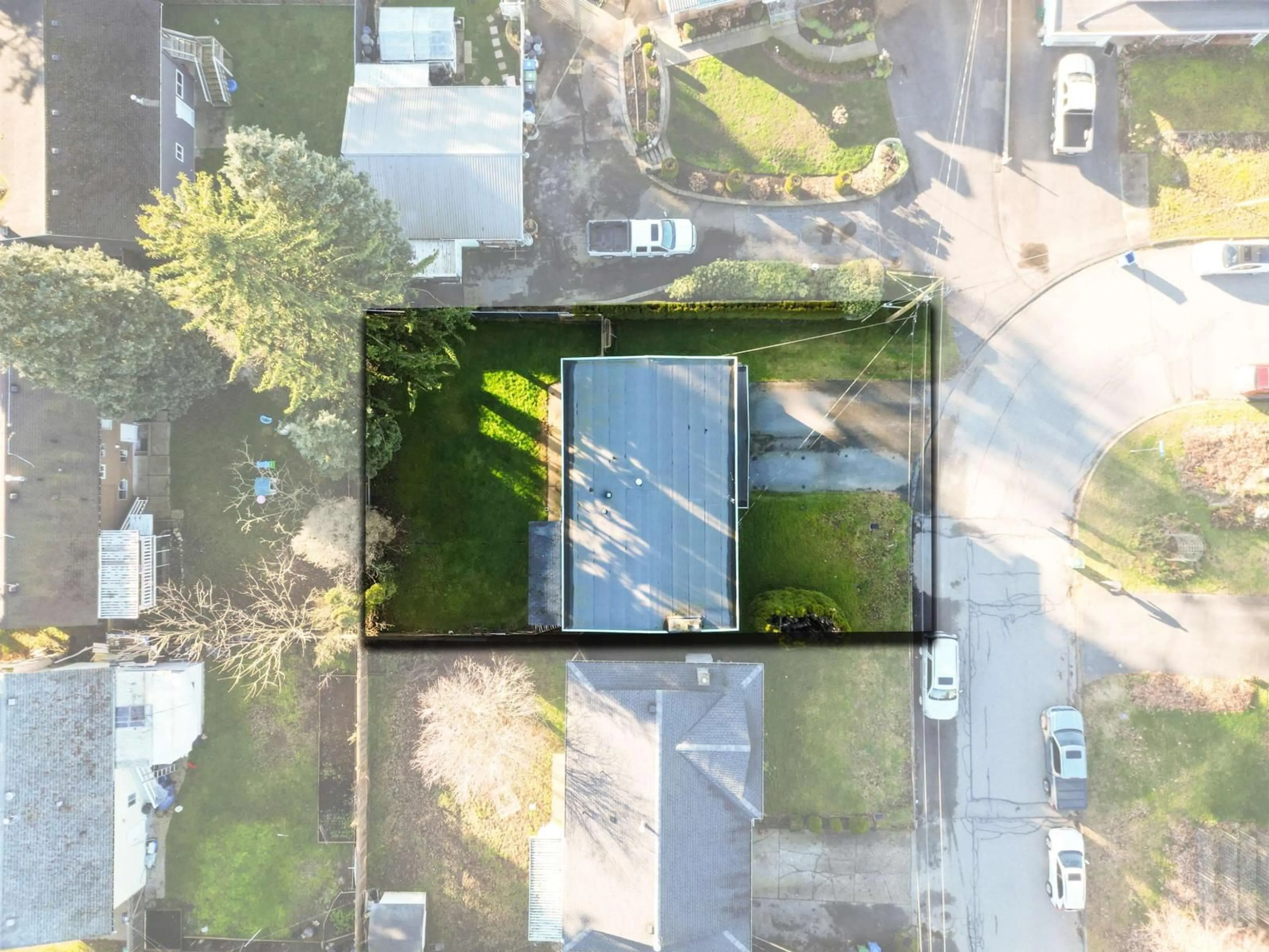 A pic from outside/outdoor area/front of a property/back of a property/a pic from drone, unknown for 32226 EMERALD AVENUE, Abbotsford British Columbia V2T1B1