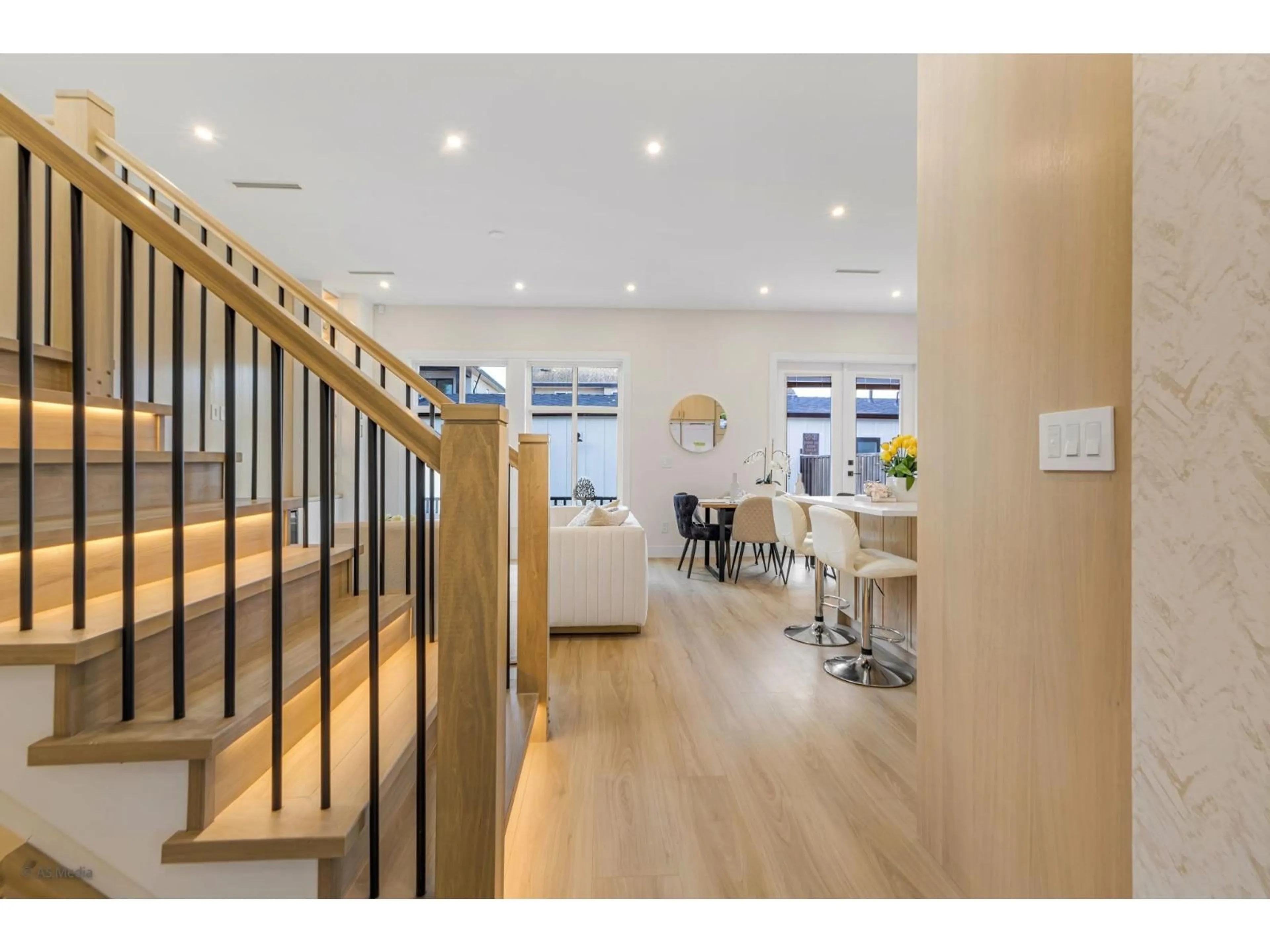 Indoor foyer for 8235 110 STREET, Delta British Columbia V4C4J2