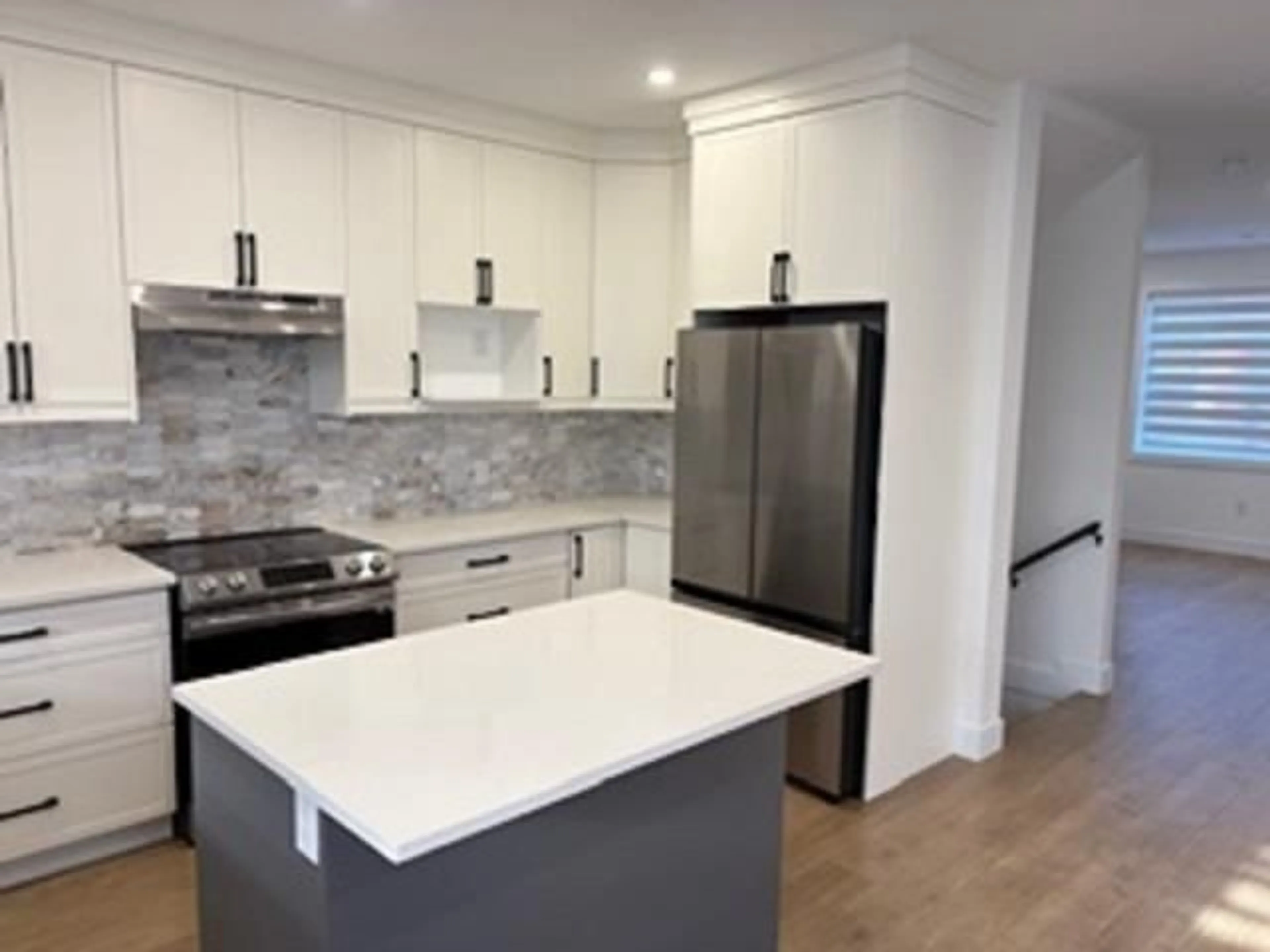 Open concept kitchen, unknown for 24 - 32970 TUNBRIDGE AVENUE, Mission British Columbia V2V0J9